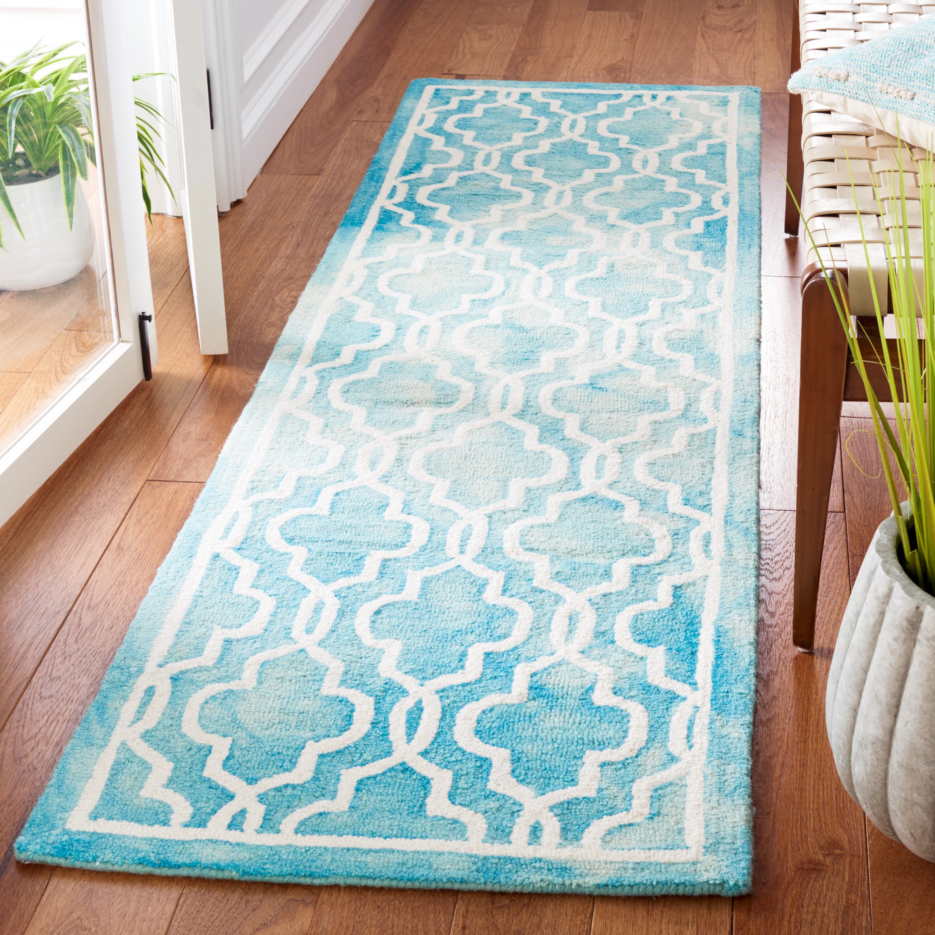 Safavieh DDY539D-26 Dip Dye Maribeth 2 x 6 (ft) Tufted Wool Turquoise/Ivory Rectangular Indoor Trellis Bohemian/Eclectic Runner rug
