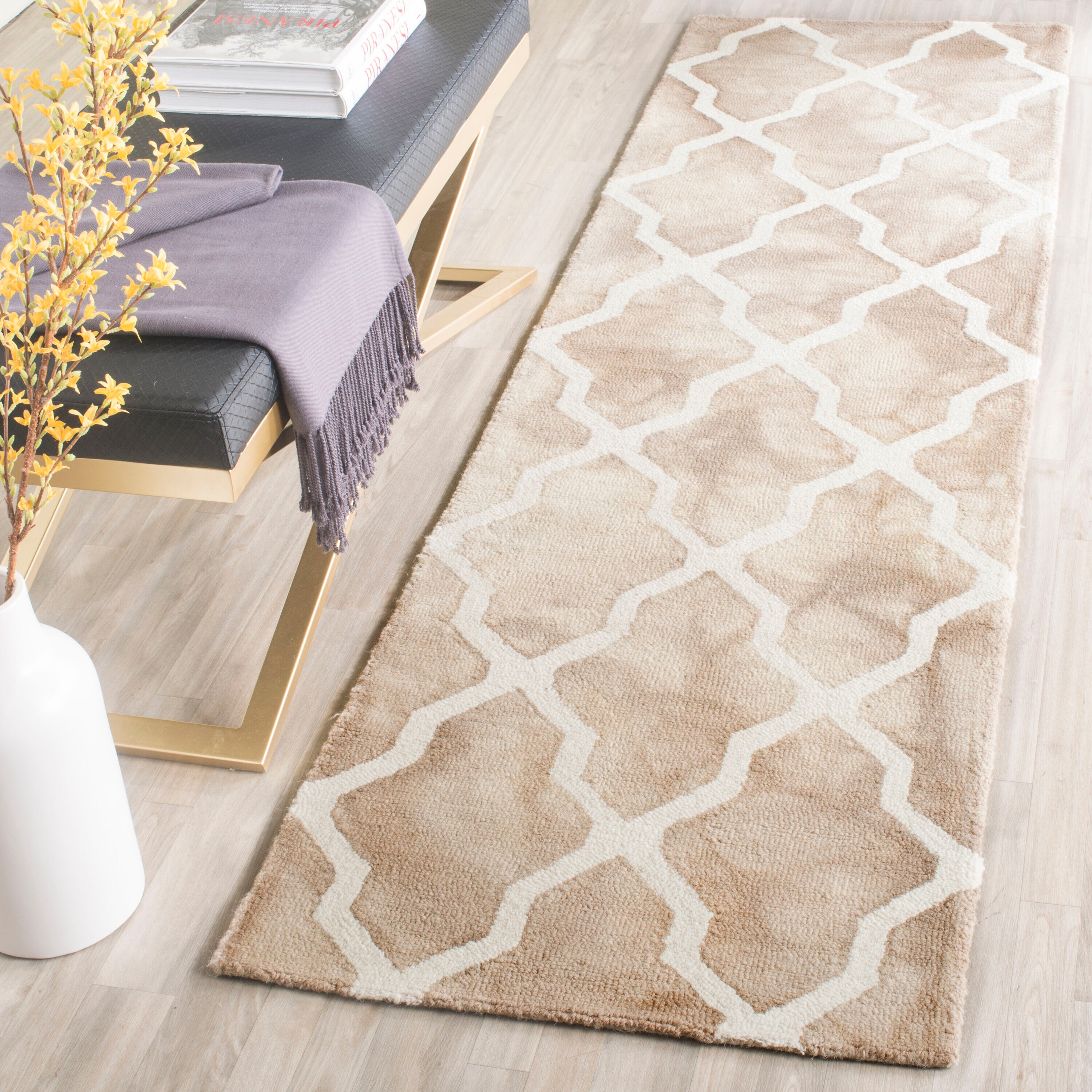 Safavieh DDY540G-26 Dip Dye Pamala 2 x 6 (ft) Tufted Wool Beige/Ivory Rectangular Indoor Geometric Bohemian/Eclectic Runner rug