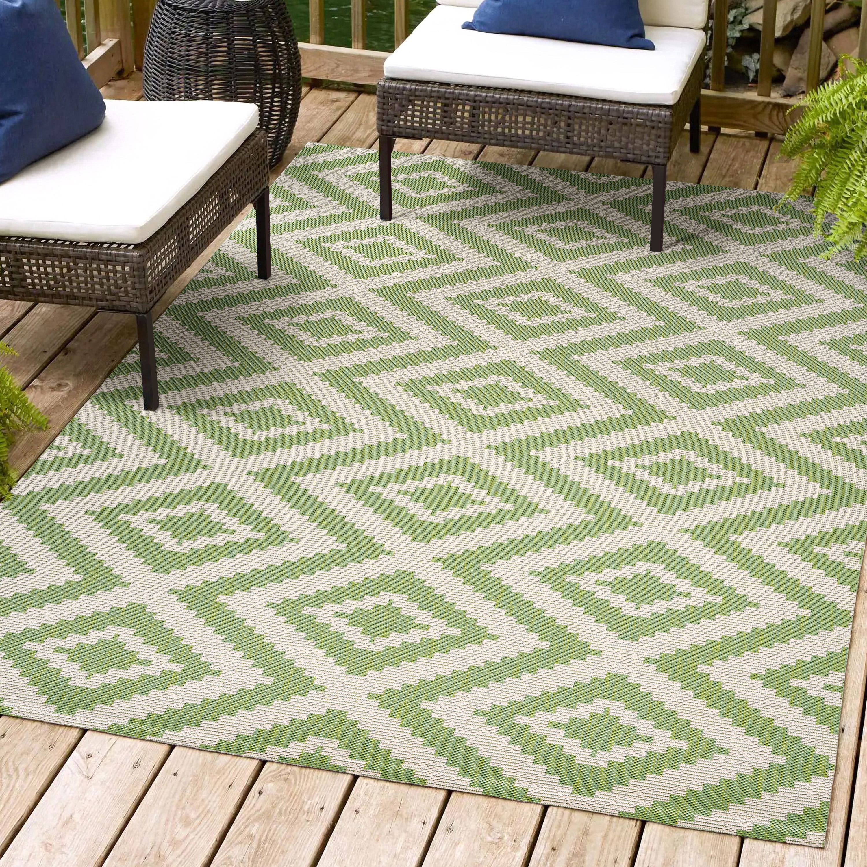 JONATHAN  Y SMB116B-5 Santa Monica Sintra Diamond Tribal 5 x 8 (ft) Loomed Polypropylene Green/Cream Rectangular Indoor/Outdoor Geometric Coastal Area rug