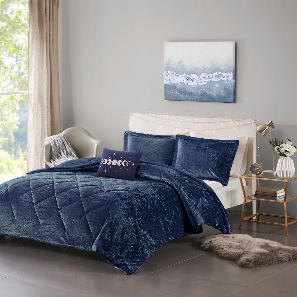 Tinyhomie Full/Queen Velvet Comforter Set with Throw Pillow