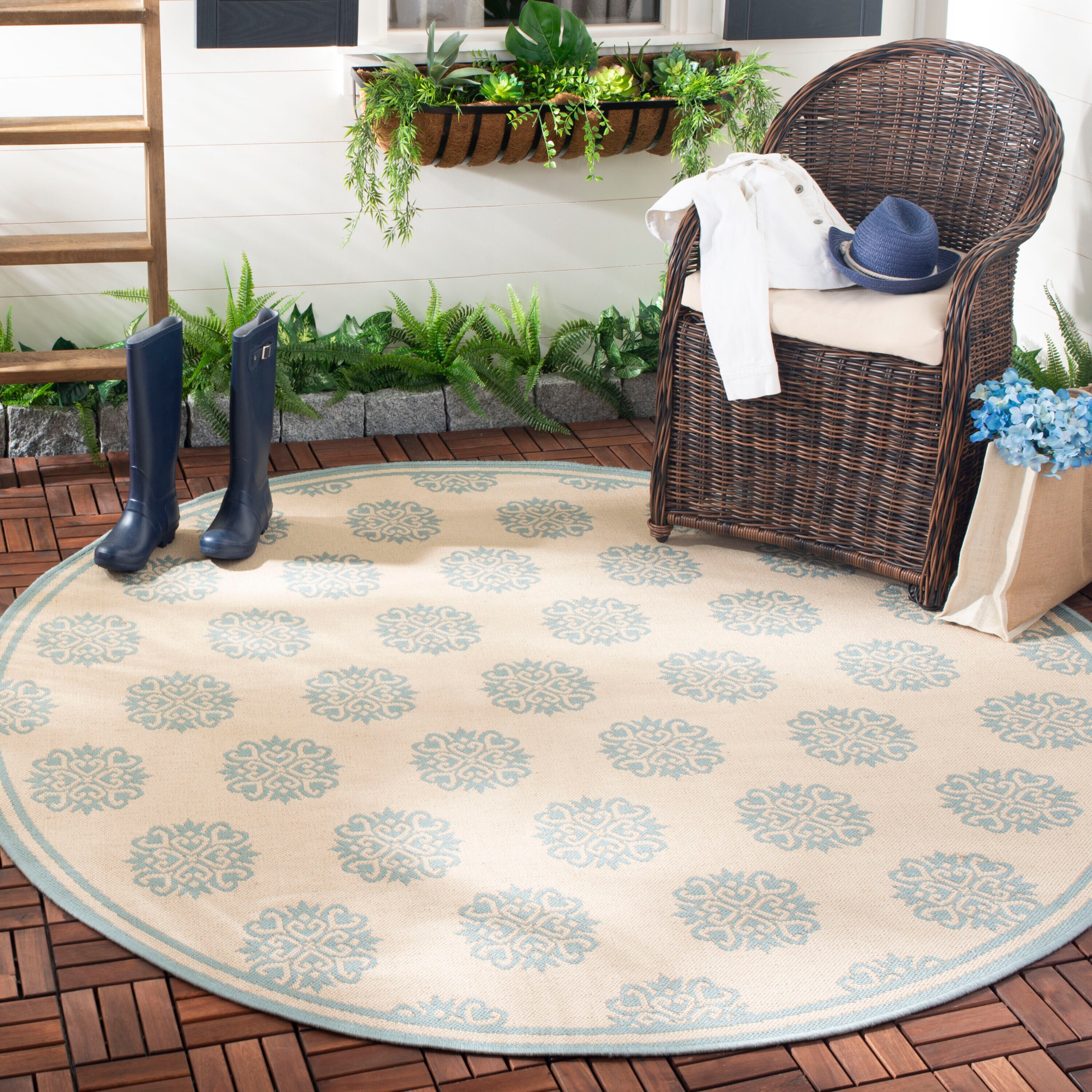 Safavieh BHS181L-4R Beach House Zelda 4 x 4 (ft) Loomed Polypropylene Cream/Aqua Round Indoor/Outdoor Abstract Farmhouse/Cottage Area rug