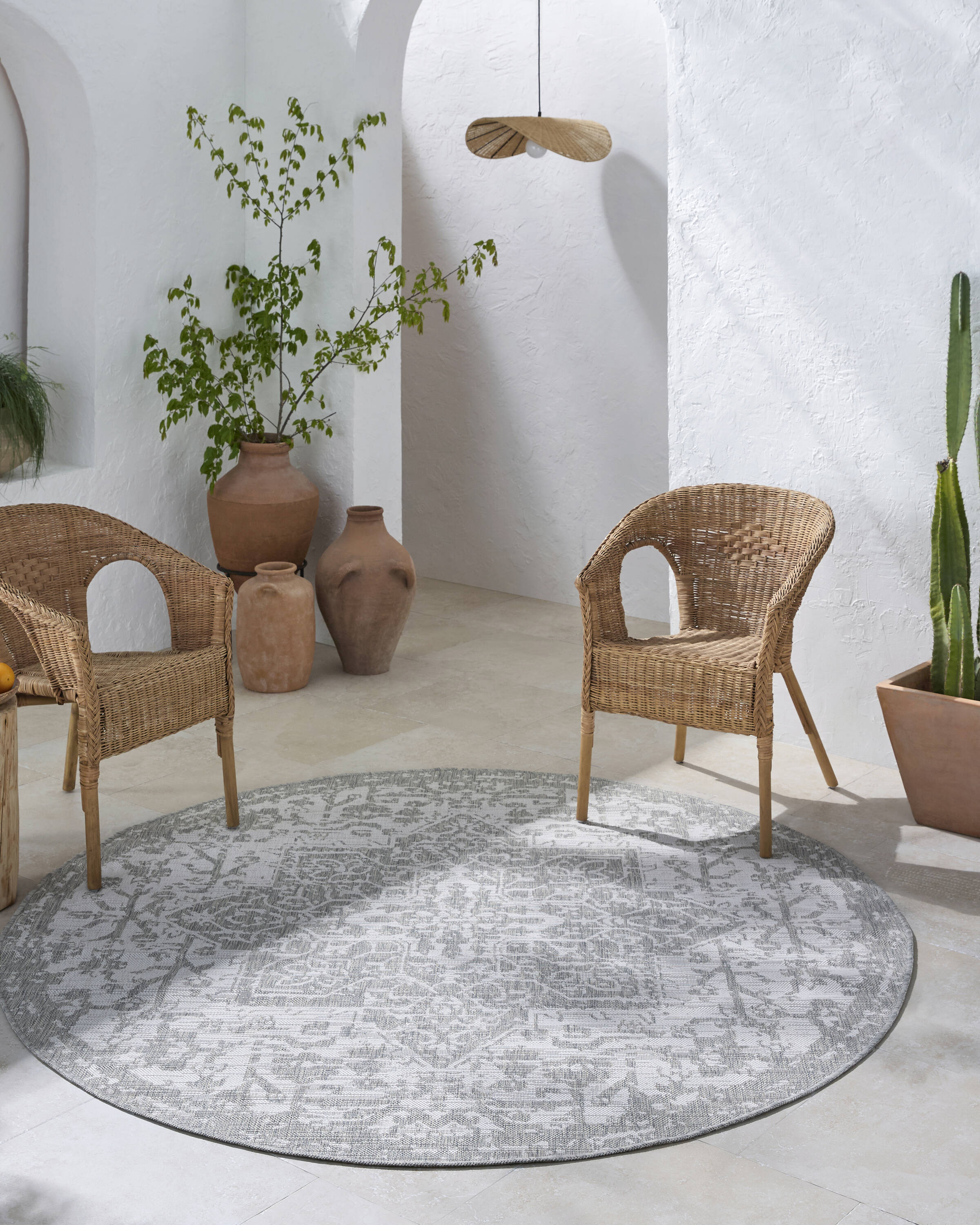 Livabliss EAG2380-67RD Eagean 7 x 7 (ft) Polypropylene Light Grey Round Indoor/Outdoor Medallion Oriental Area rug