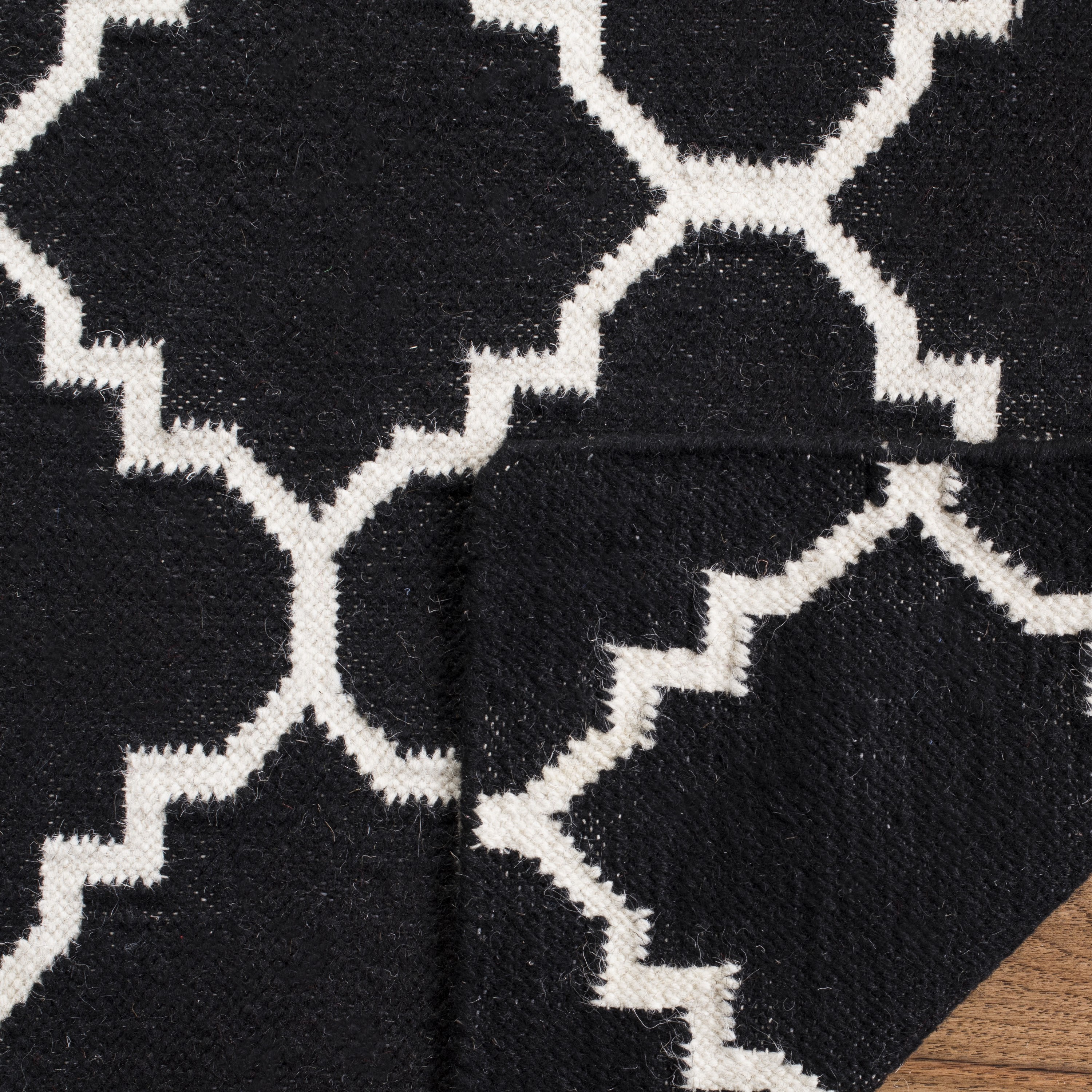 Safavieh DHU554L-8 rugs - View #7