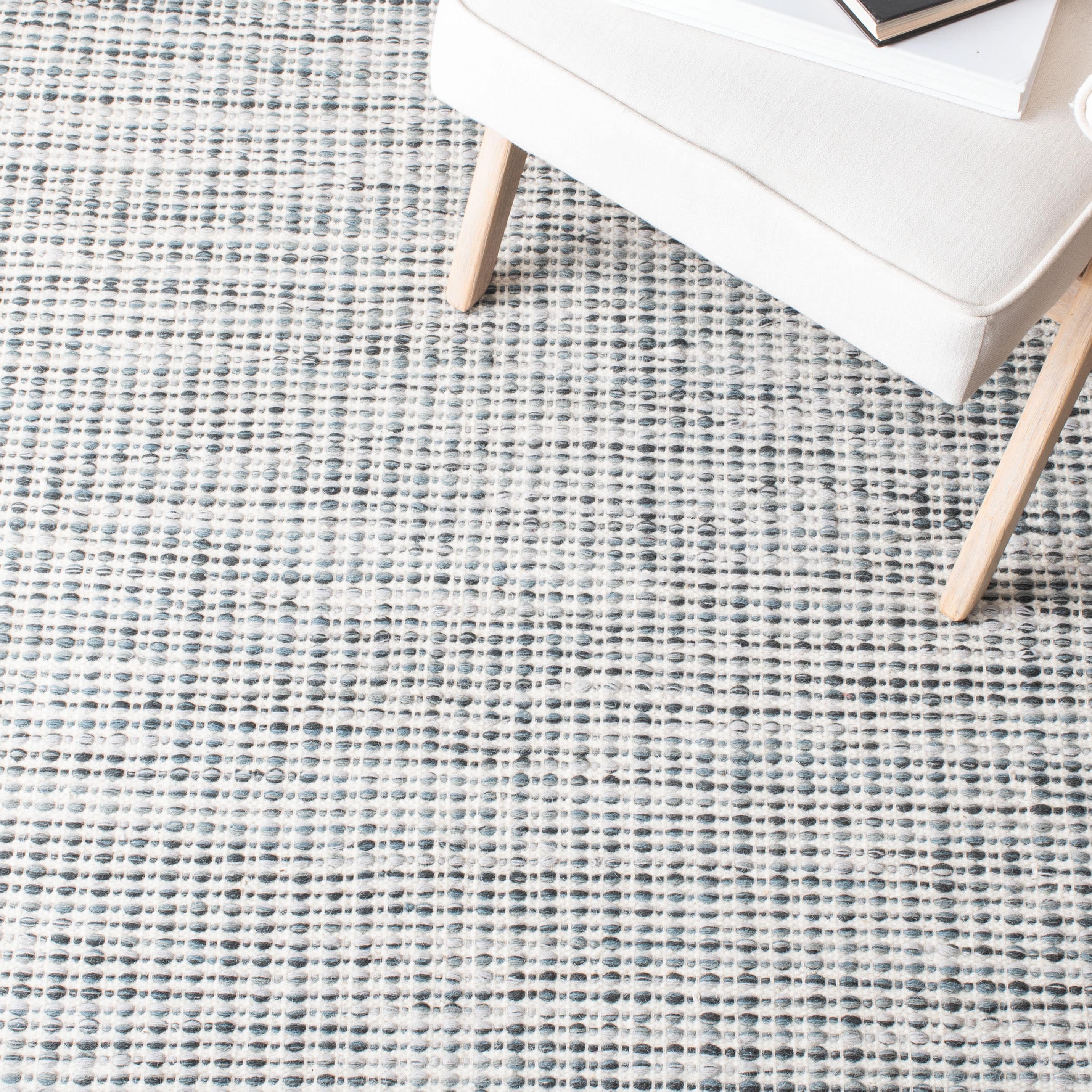Handmade Gray and Ivory Wool Tufted 4' x 6' Rug