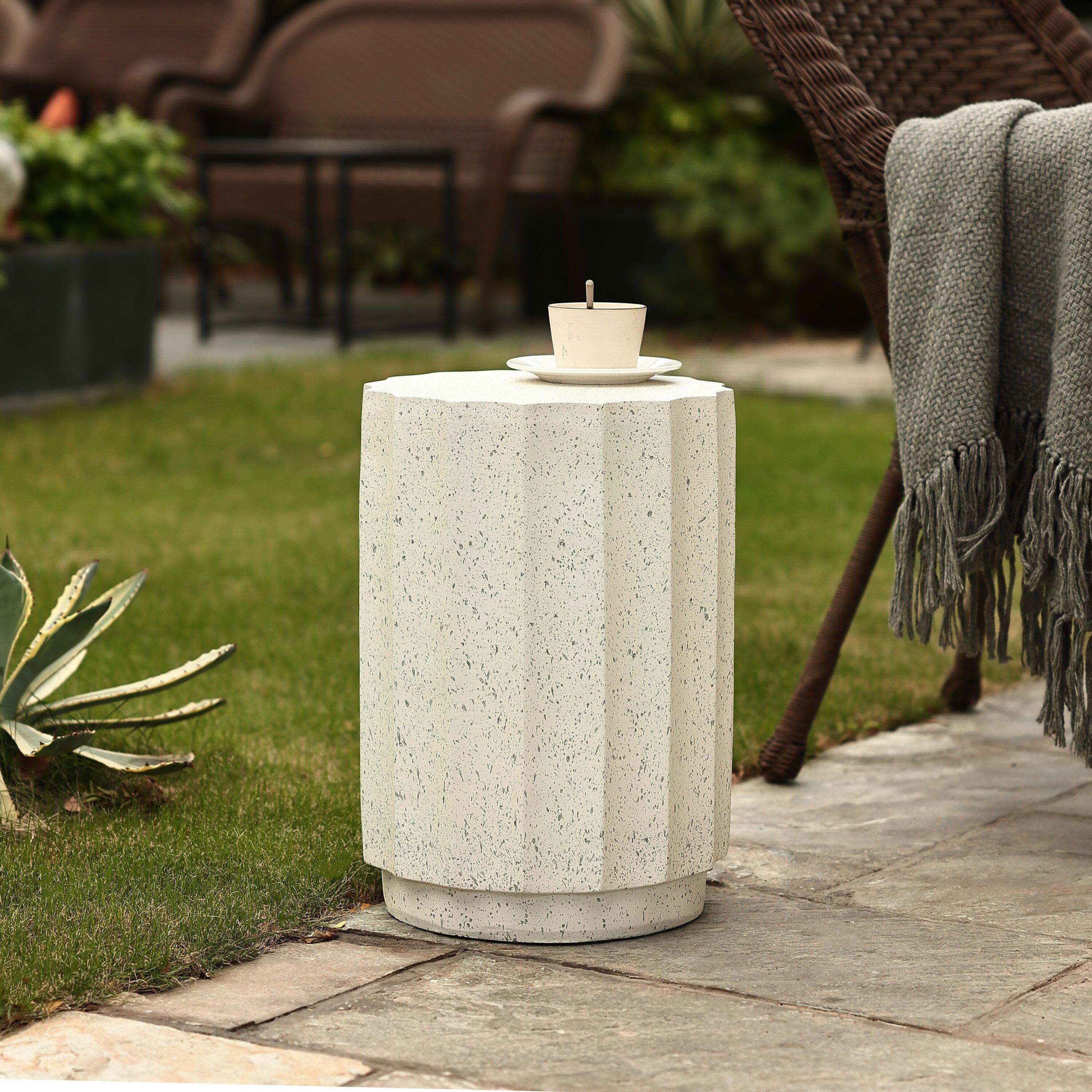 LuxenHome Round Outdoor End Table 13-in W x 13-in L in the Patio Tables ...