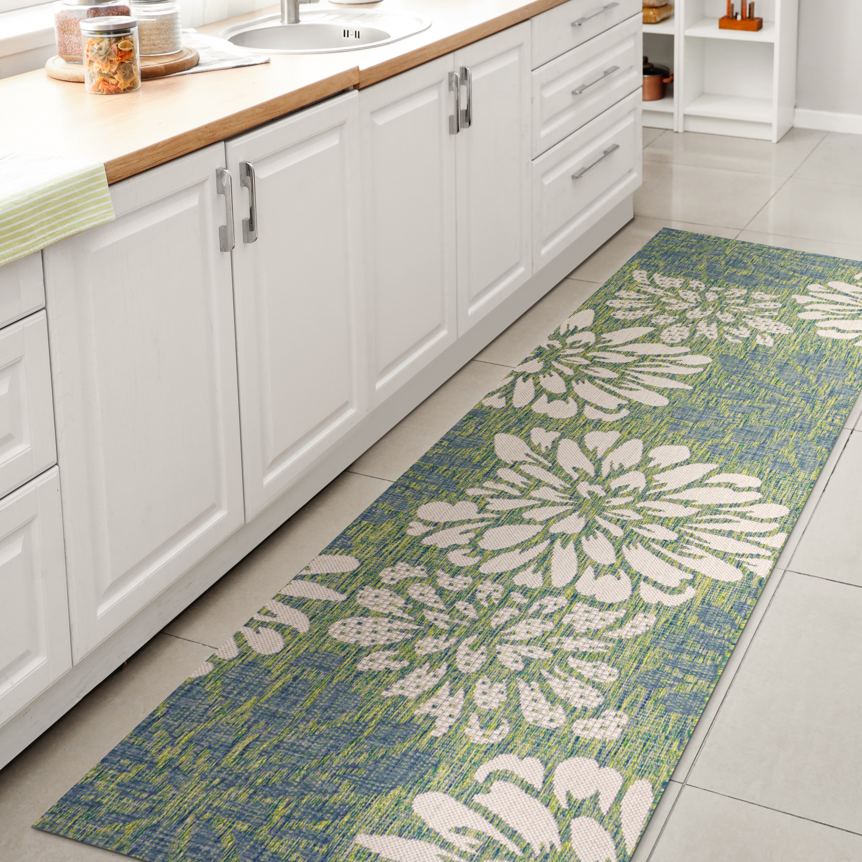 JONATHAN  Y SMB110D-210 Santa Monica Zinnia Textured Weave Floral 2 x 10 (ft) Loomed Polypropylene Cream/Green Rectangular Indoor/Outdoor Floral/Botanical Bohemian/Eclectic Runner rug