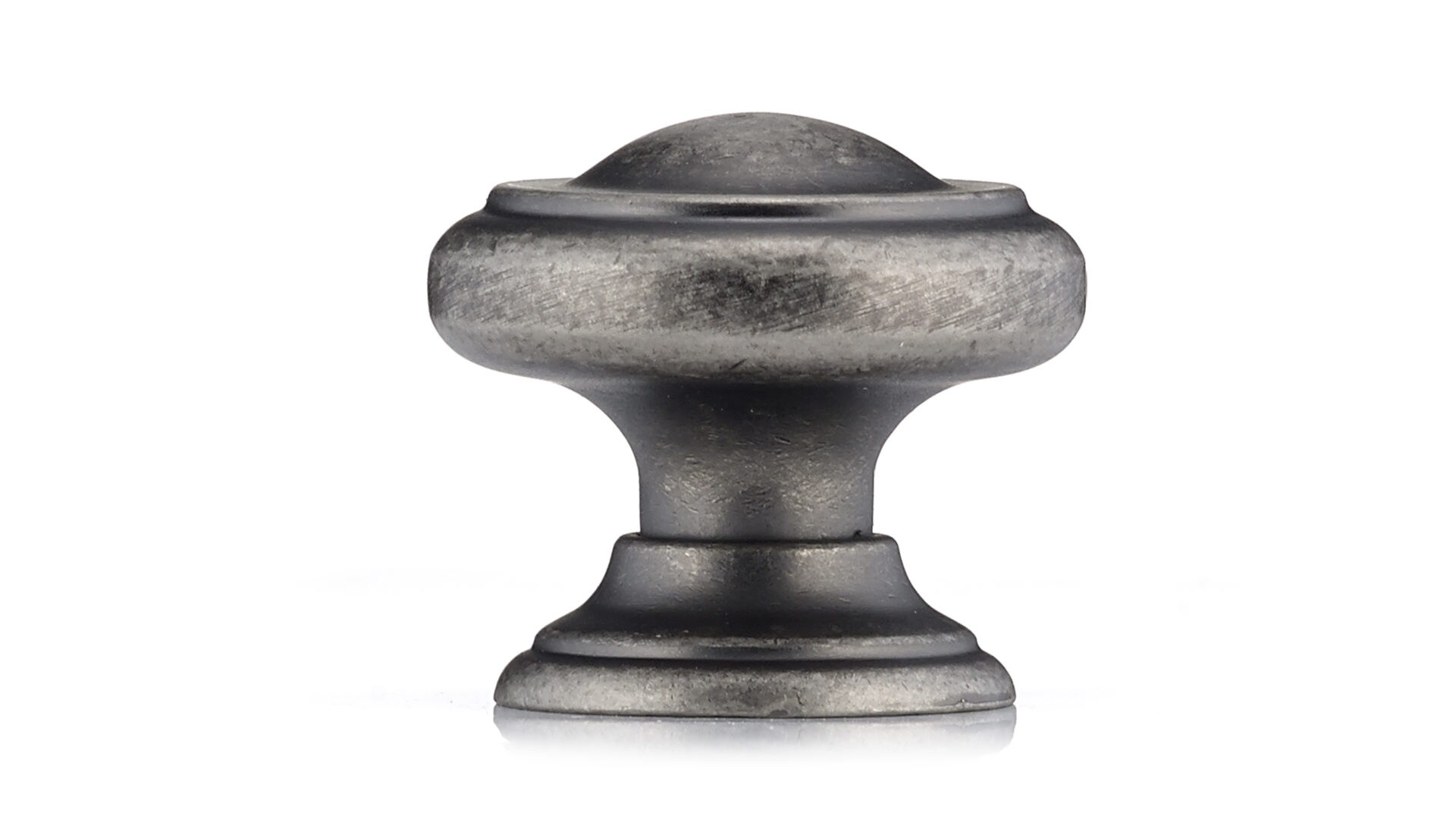 Richelieu Sutton 1 316 In Antique English Round Traditional Cabinet Knob In The Cabinet Knobs 3245