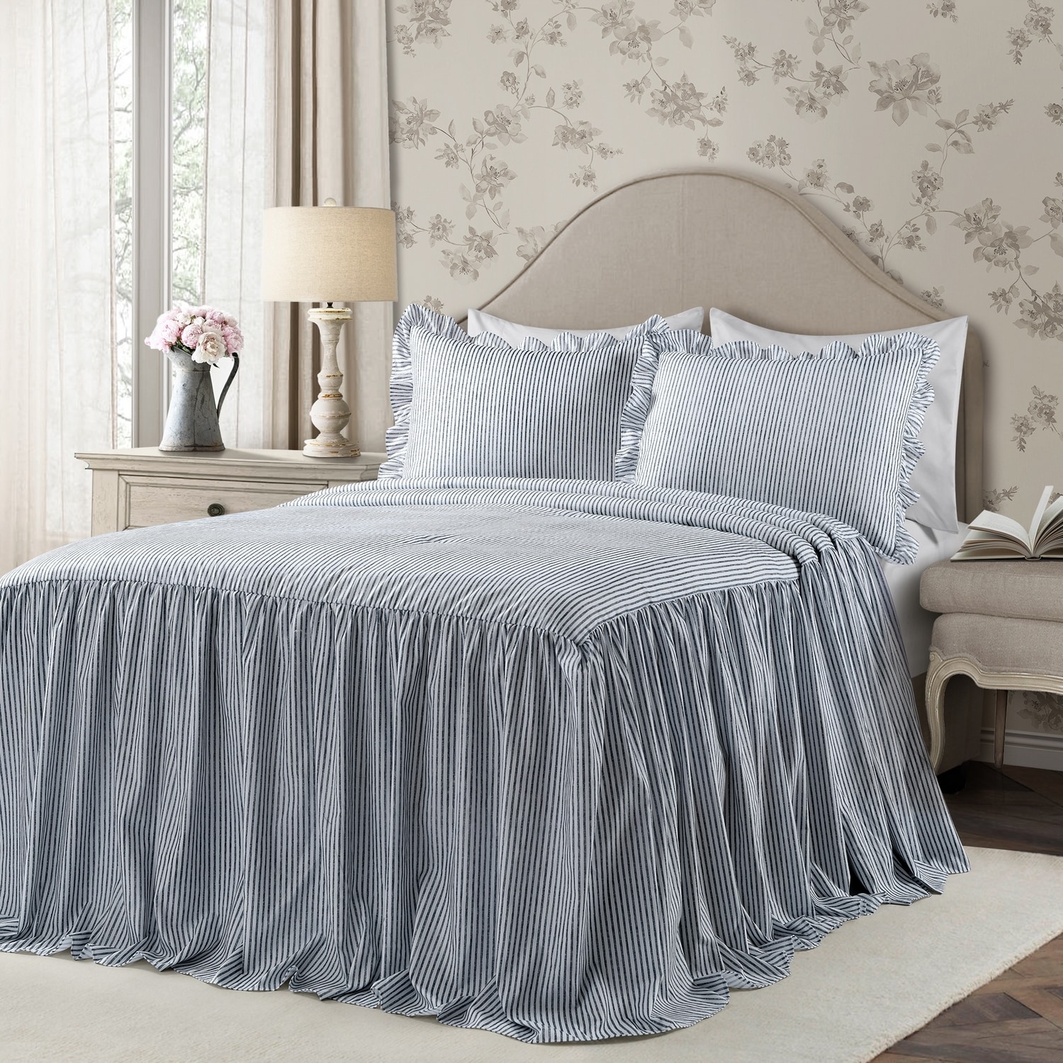 Lush Decor 16T003738 Navy Stripe Queen Bedspread