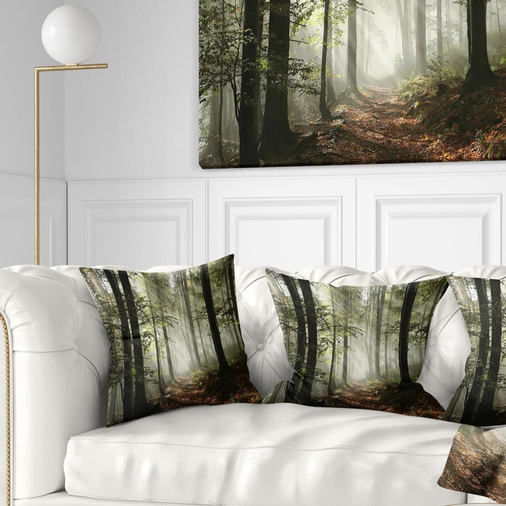 Designart CU9835-18-18 18-in x 18-in Green Indoor Decorative Pillow