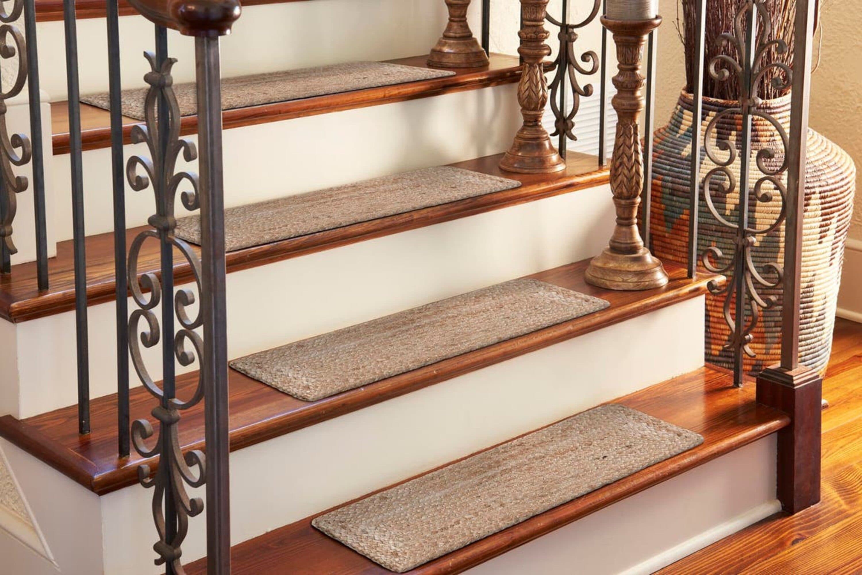 Unique Loom 3155823 Braided Jute 1 x 3 (ft) Braided Jute Natural Rectangular Indoor Solid Stair tread rug