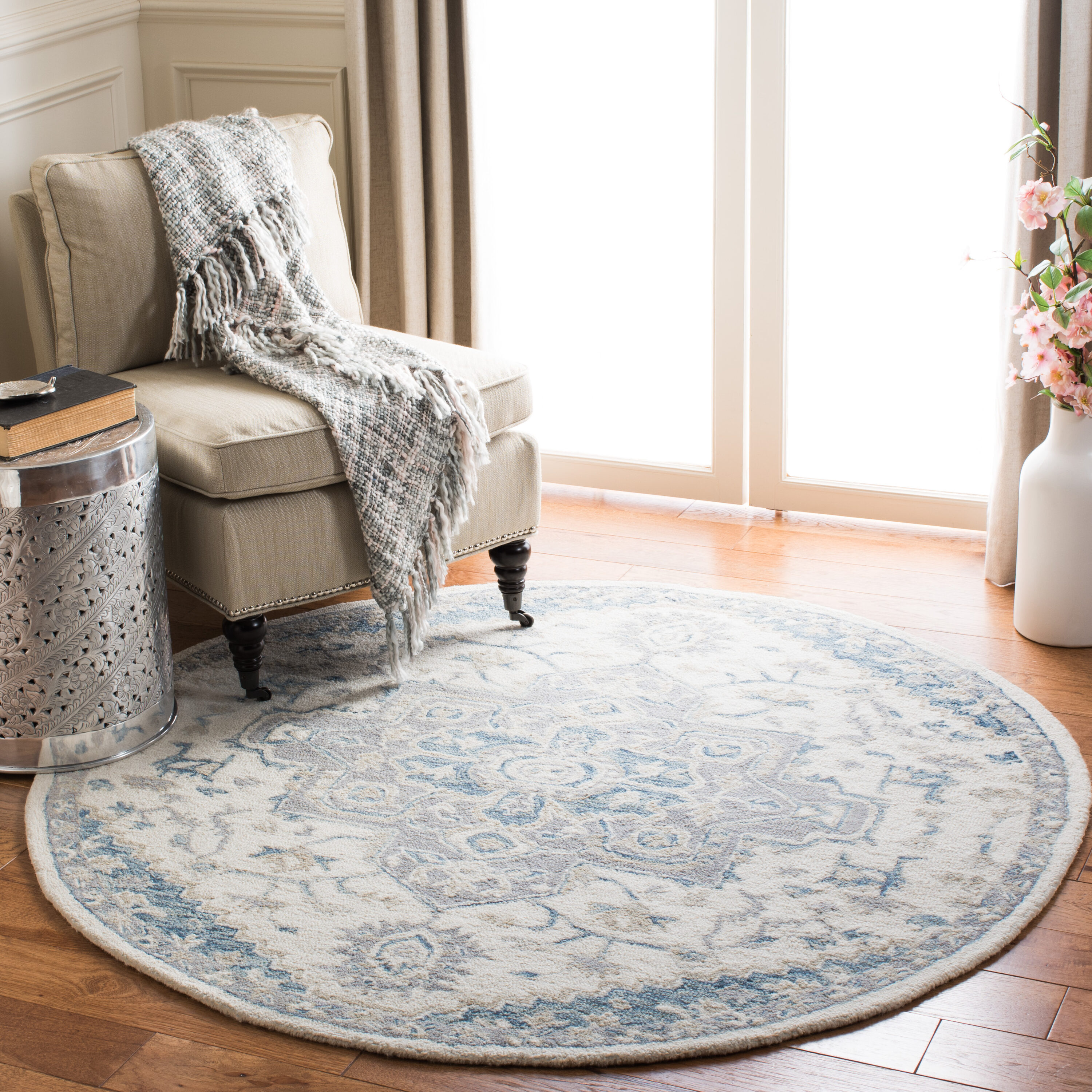  Micro Loop 503 Ivory/Navy Traditional 5ft x 5ft Round Rug