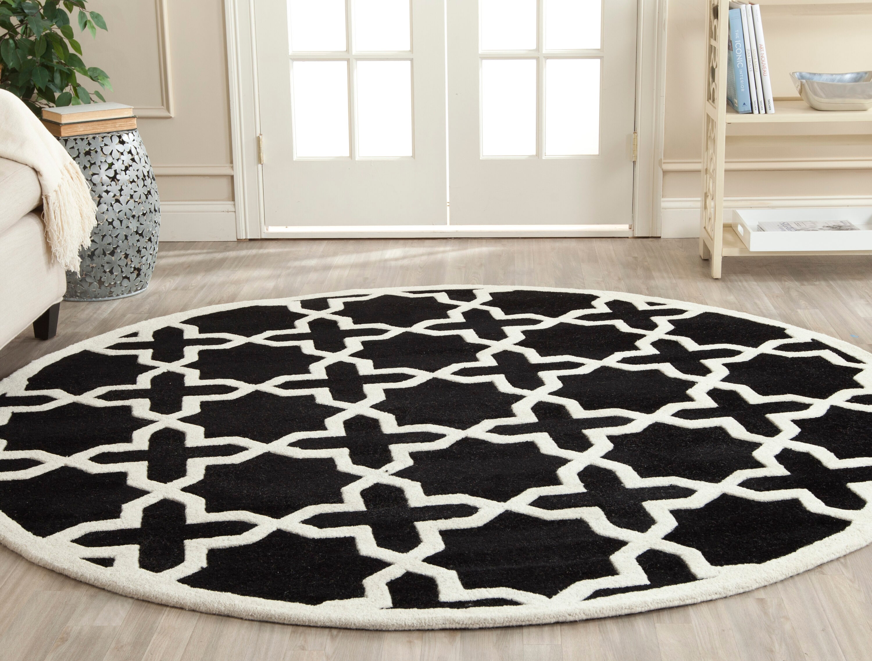  Chatham732 Black/Ivory Contemporary 7ft x 7ft Round Rug
