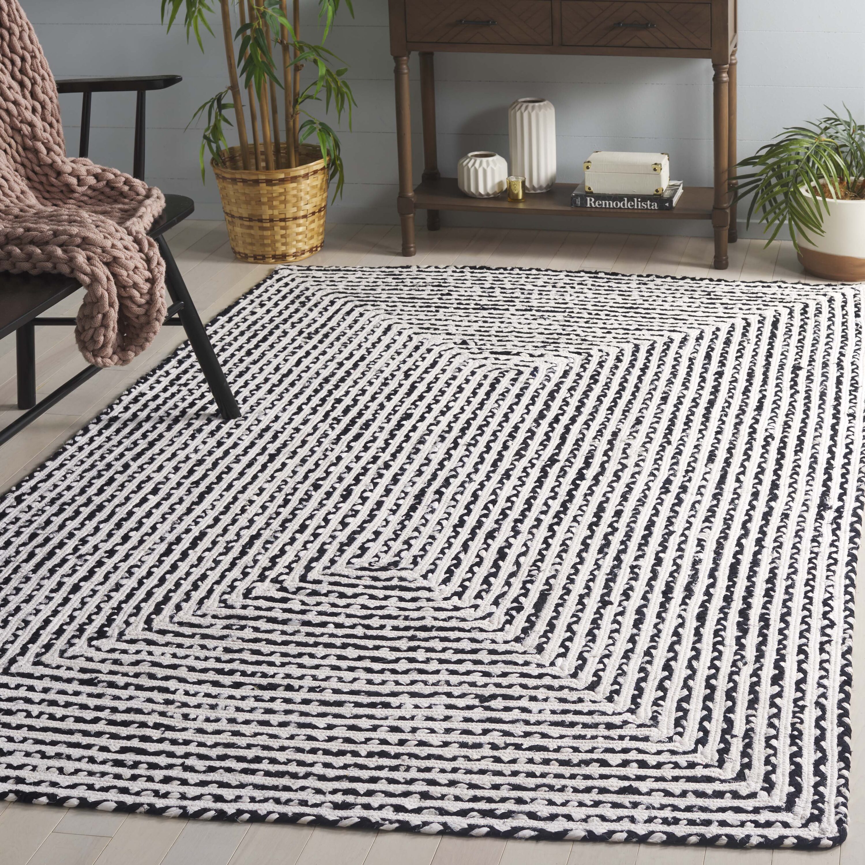  Braided 260 Black/Ivory Country Floral 5ft x 8ft Medium Rectangle Rug