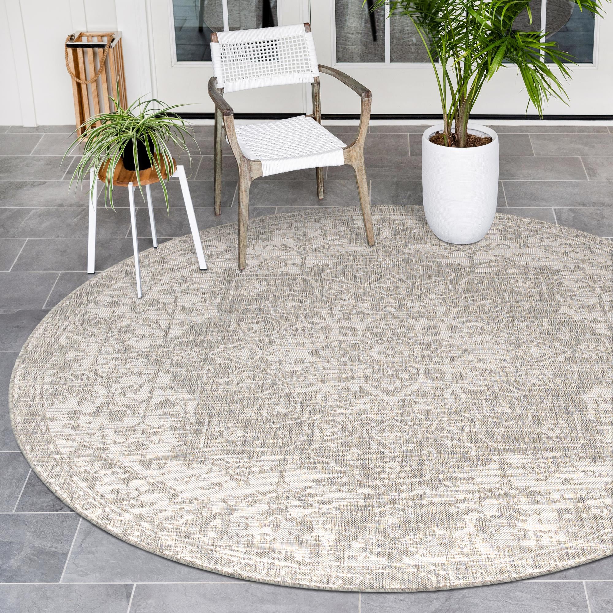 Unique Loom 3152241 Jill Zarin Outdoor 4 x 4 (ft) Loomed Polypropylene Gray Round Indoor/Outdoor Medallion Area rug