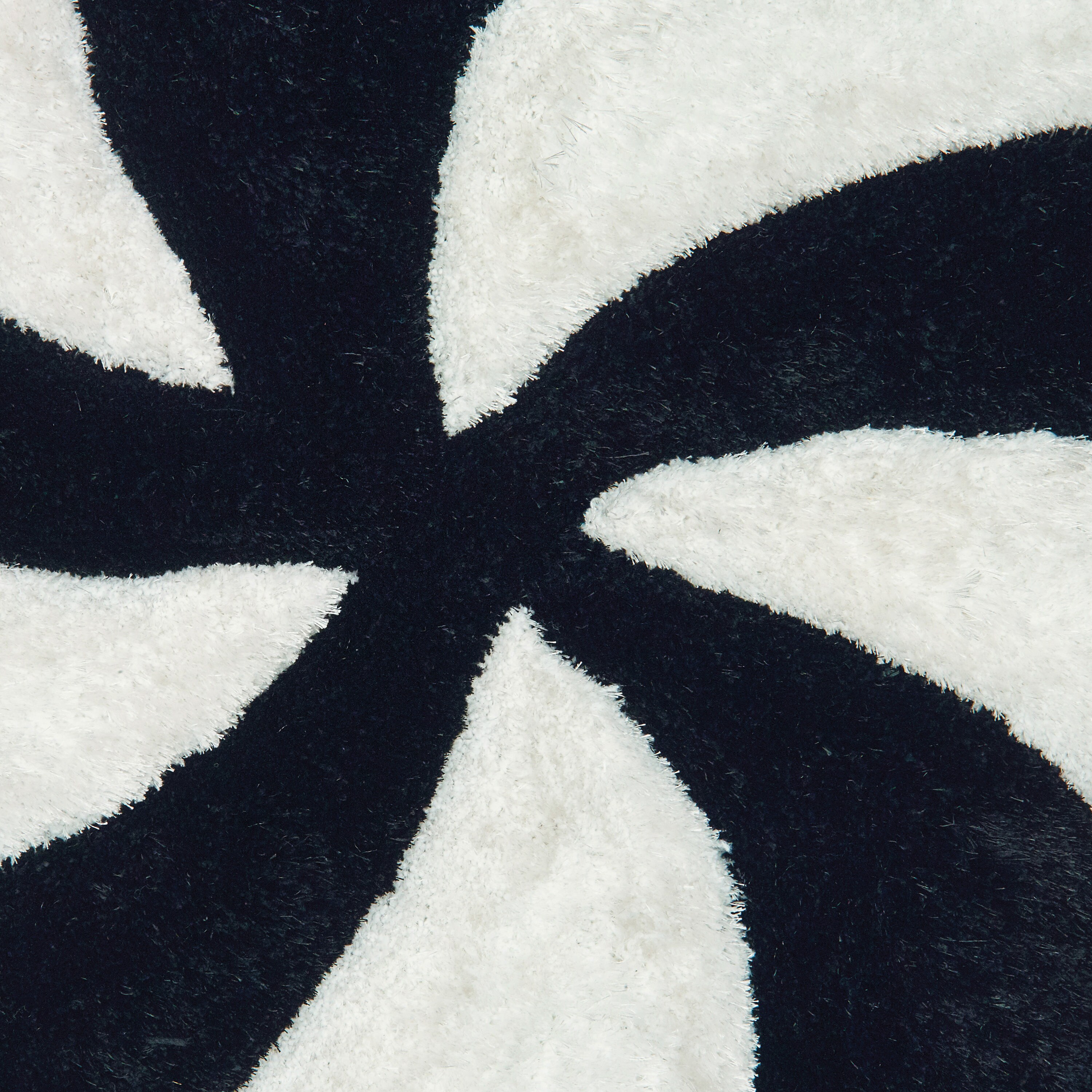 United Weavers Of America 2100 21770 58 rugs - View #4