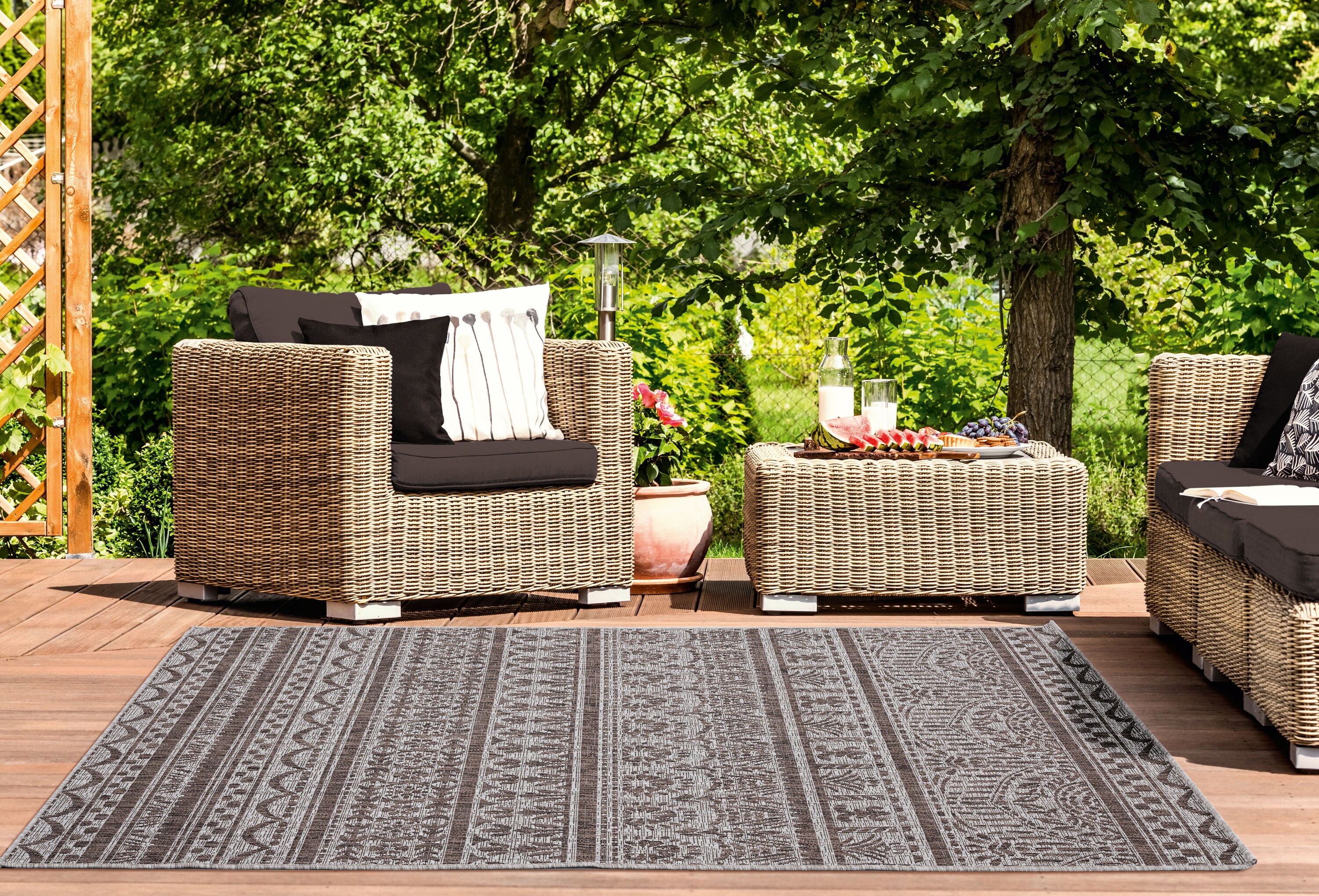 United Weavers Of America 3900 10150 69 Augusta 5 x 8 (ft) Polypropylene Brown Rectangular Indoor Geometric Area rug