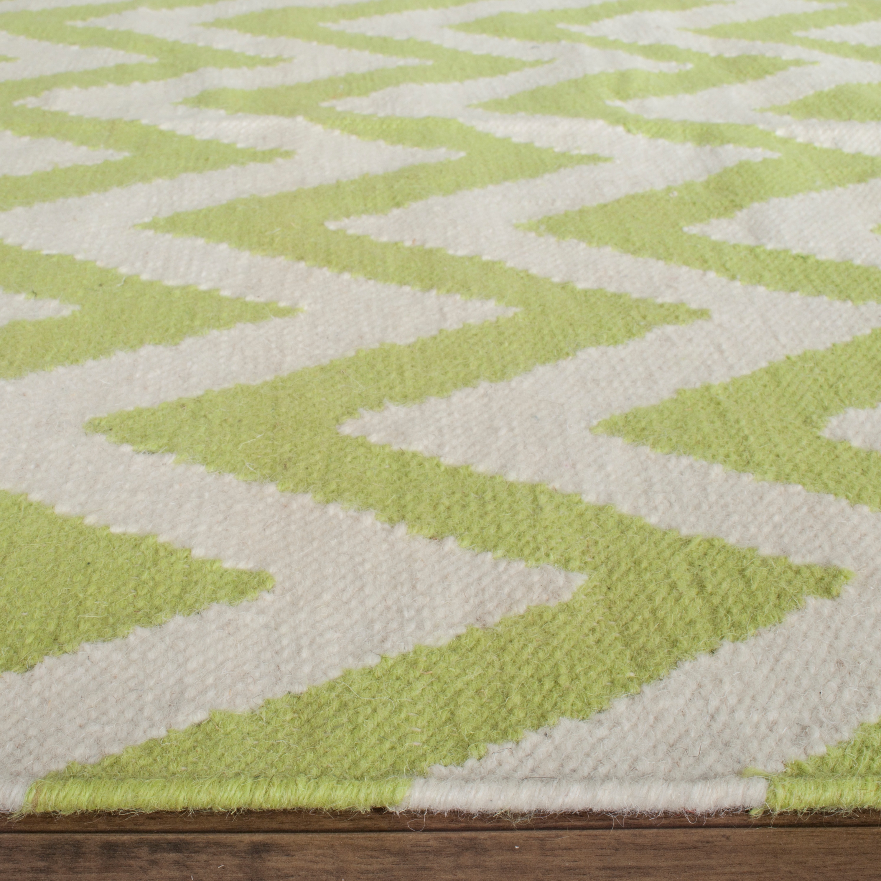 Safavieh DHU557A-9 rugs - View #3