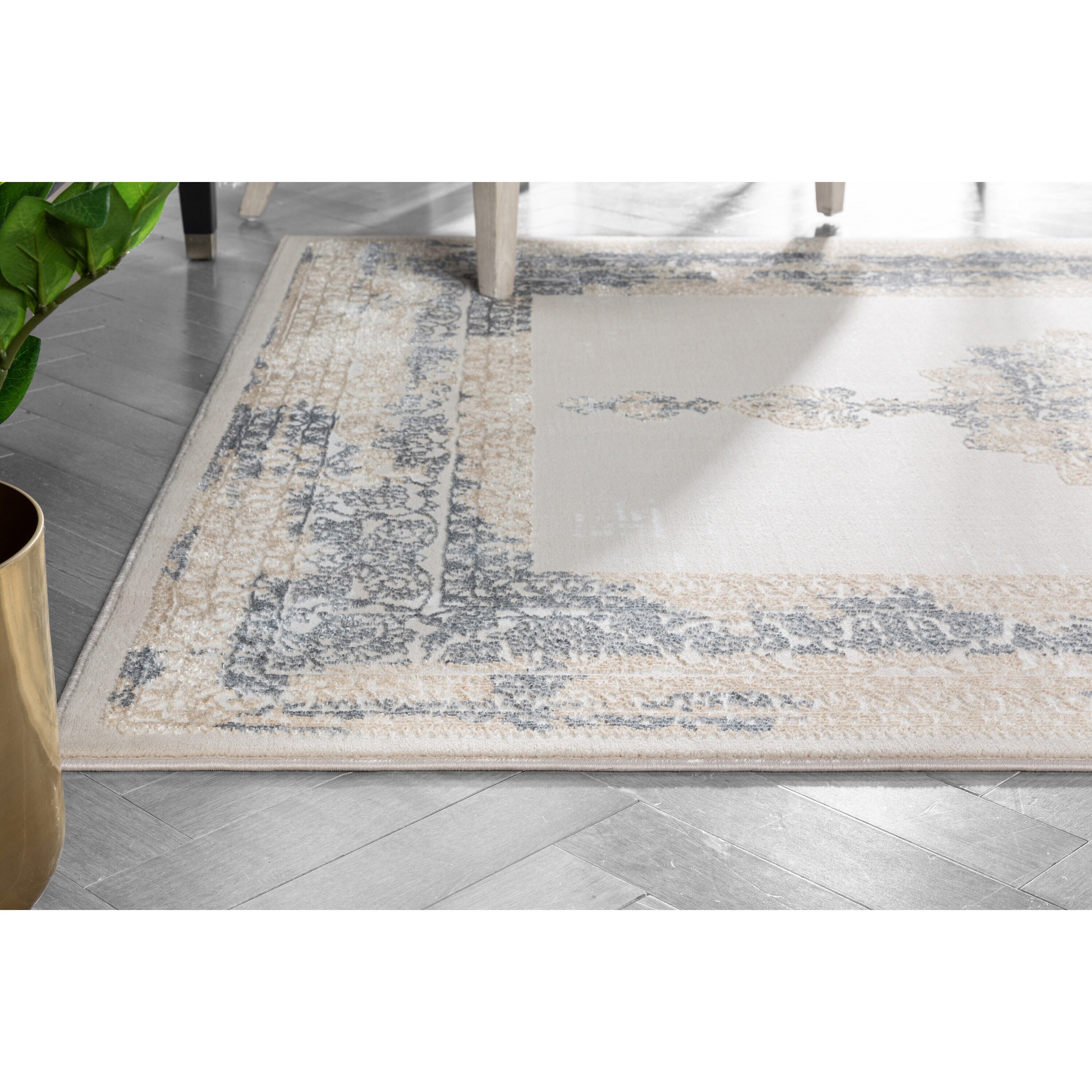 Cairo Gemma Ivory 5' x 7' Easy-Care Synthetic Medallion Rug