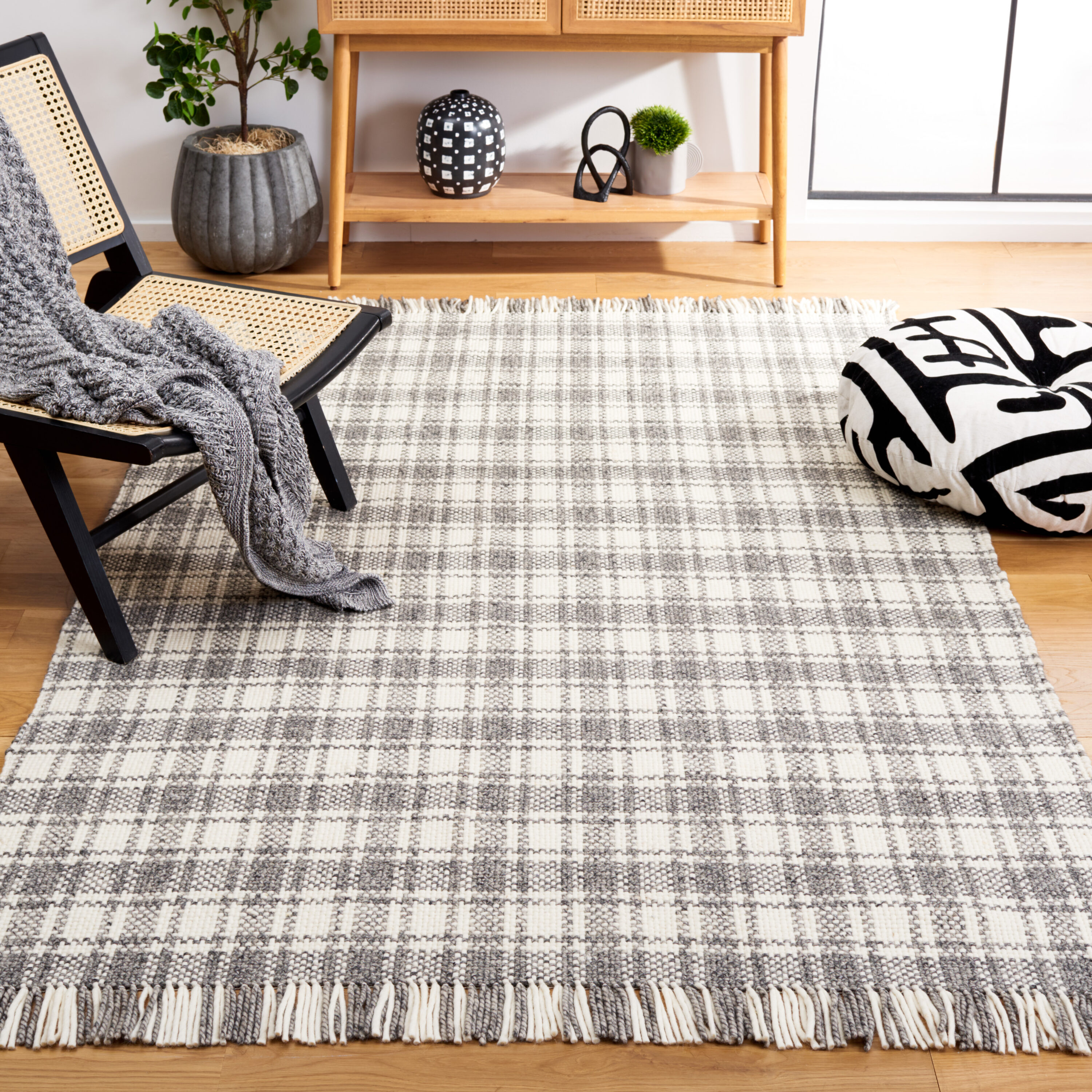  Natura 110 Gray/Ivory Contemporary 5ft x 8ft Medium Rectangle Rug