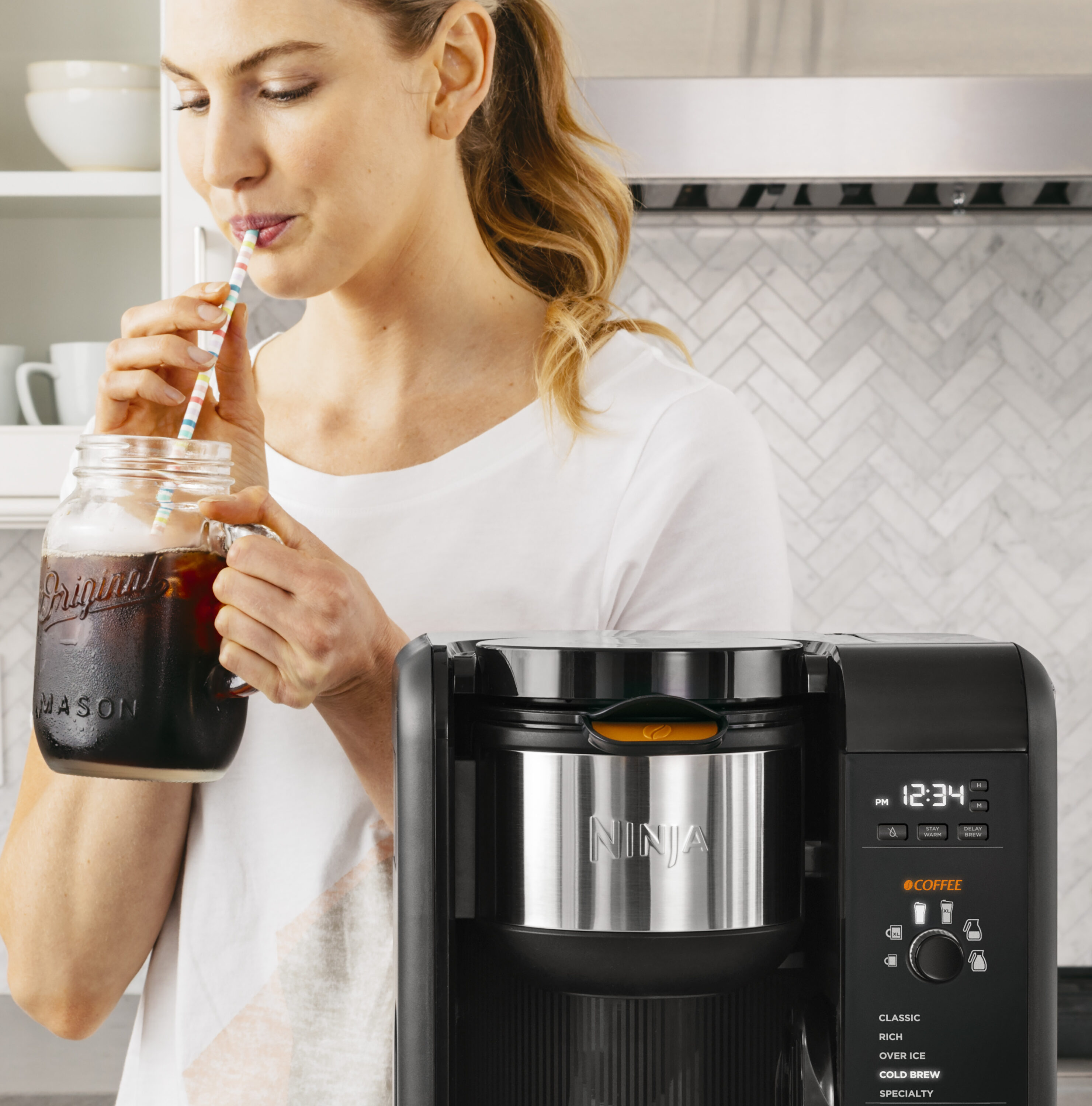 Ninja Hot and Cold Brew System 5-Cup Black Residential Cold Brew Coffee  Maker in the Coffee Makers department at