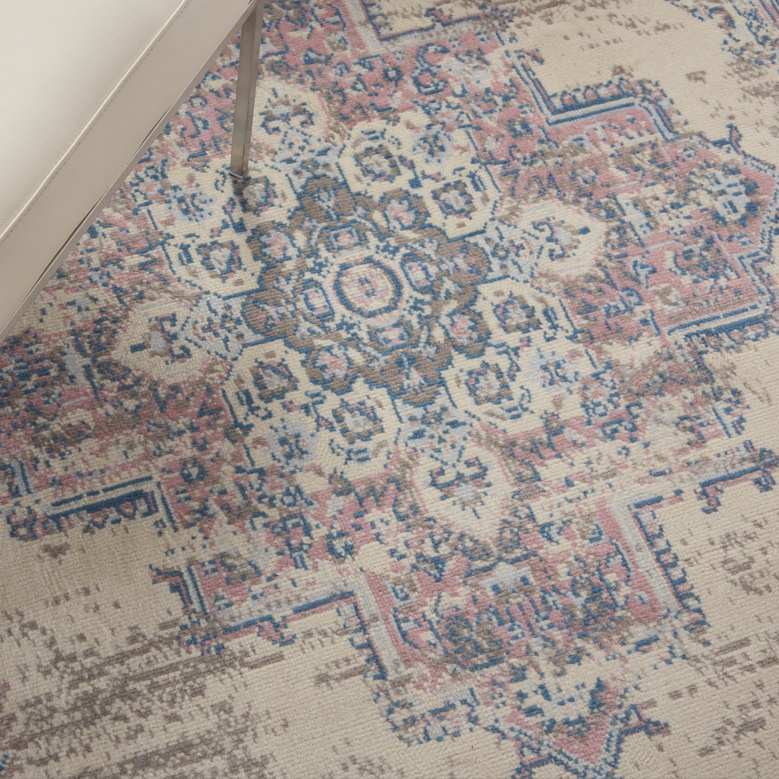 Ivory/Pink/Blue Hand-knotted Synthetic Medallion Area Rug