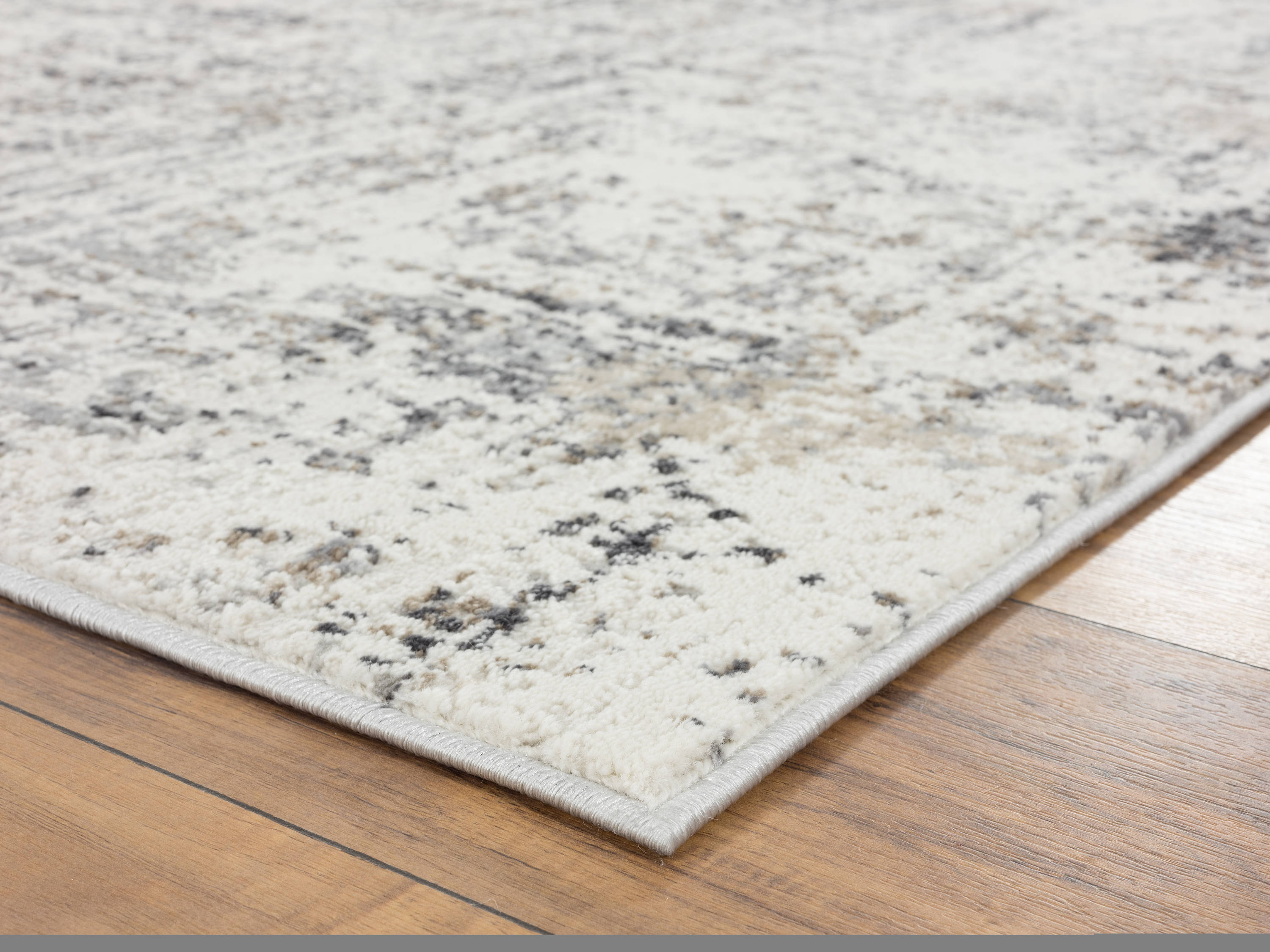 United Weavers Of America 4535 10291 88R rugs - View #3