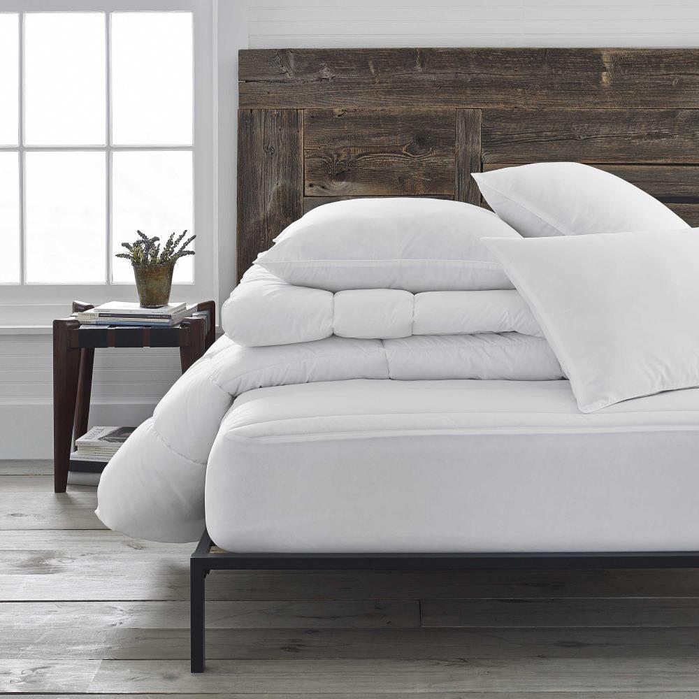 WestPoint Home EcoPure Pure Simple White Solid Twin Comforter (Cotton with  Polyester Fill) at