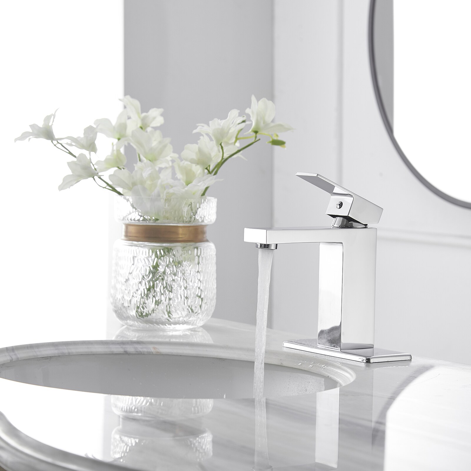 Polished Chrome Single Handle Low-Arc Bathroom Faucet