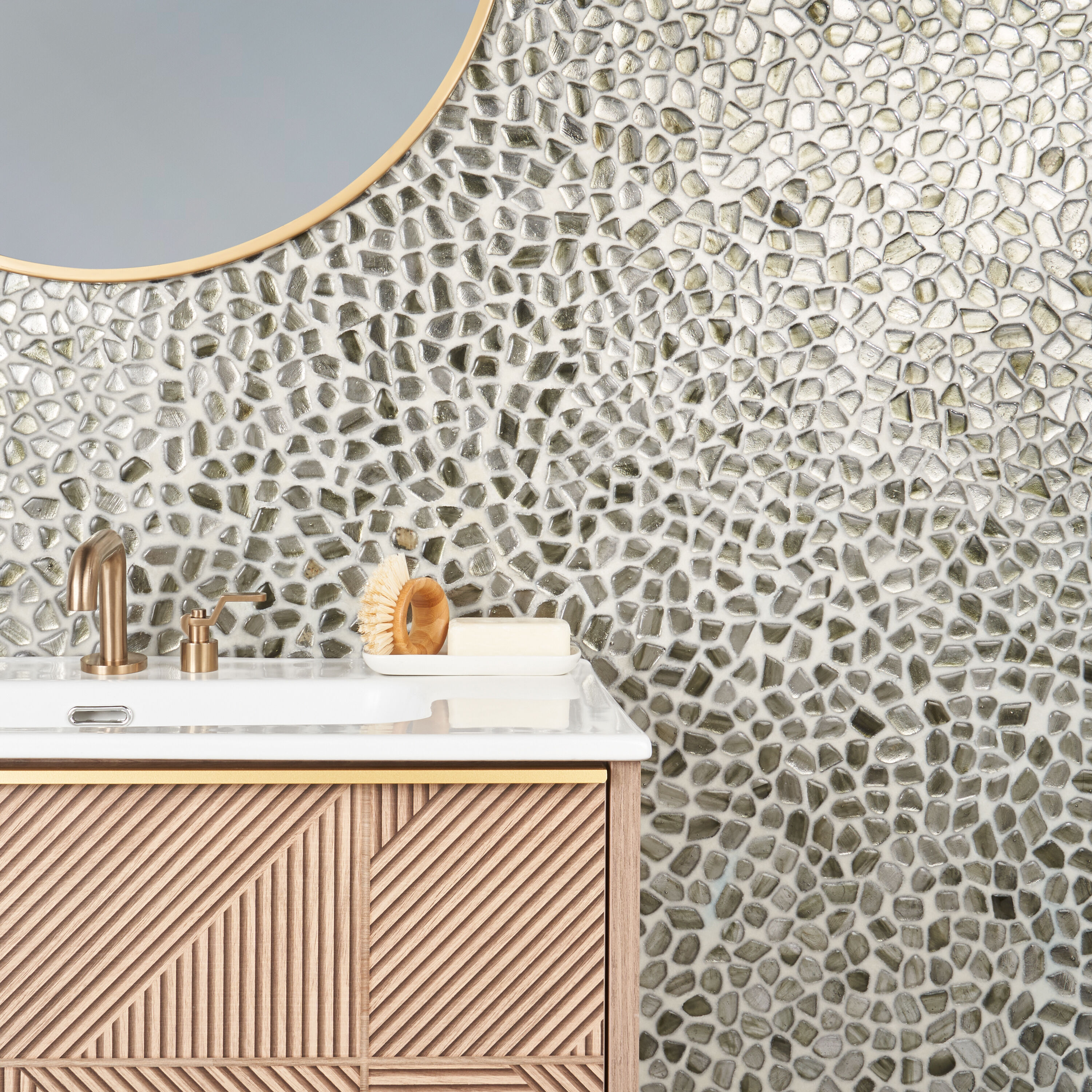 Apollo Pebble Platinum Polished Glass Mosaic Tile