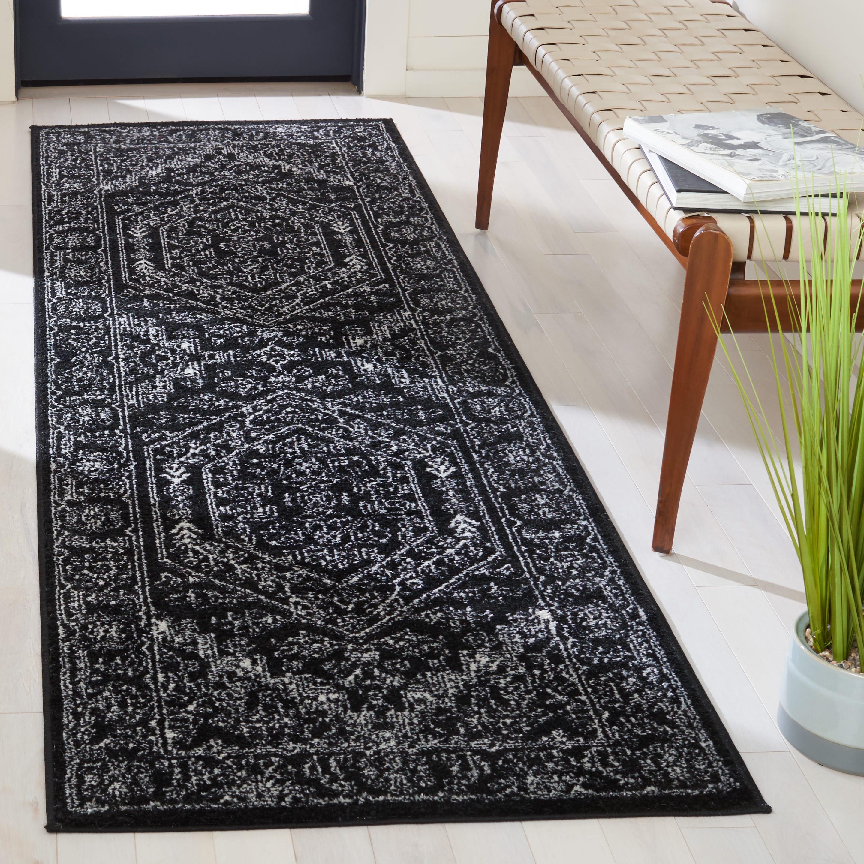 Safavieh ADR108Z-26 Adirondack 108Z Black Ivory Traditional Runner 2ft-6-in x 6ft Rug