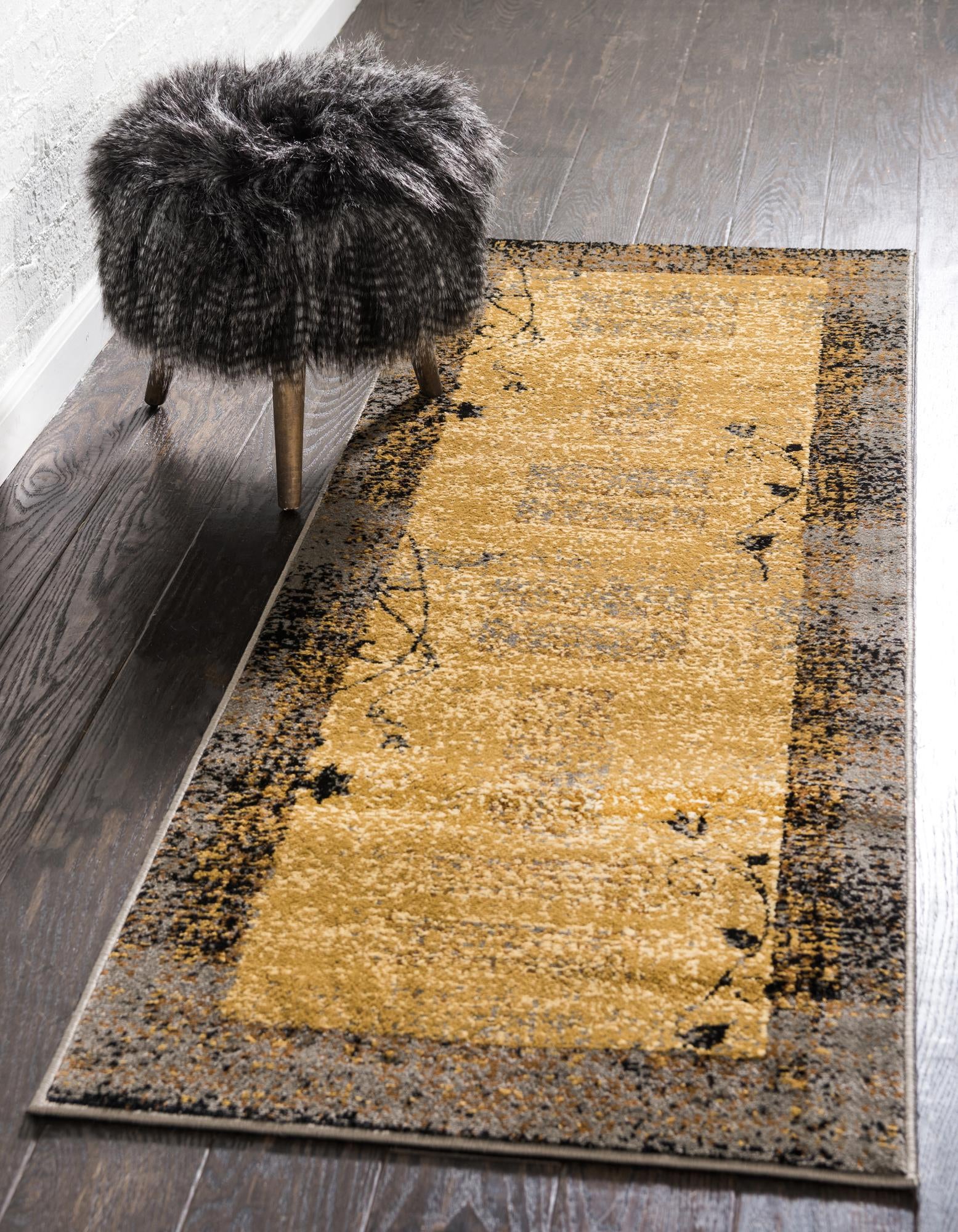 Unique Loom 3137950 Barista 2 x 6 (ft) Loomed Polypropylene Beige Rectangular Indoor Floral/Botanical Runner rug