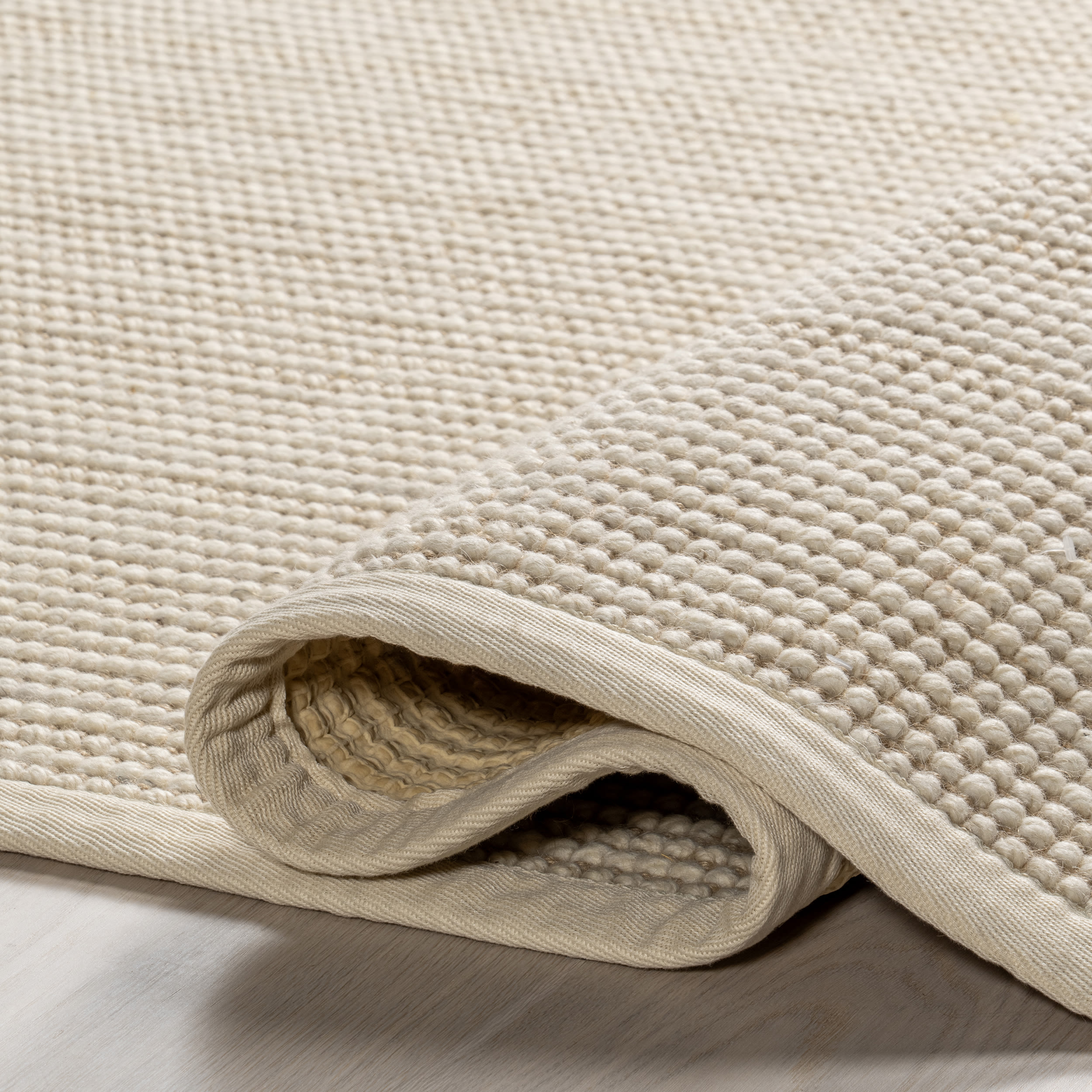 Ivory and Beige Reversible Wool Cotton 4' x 6' Area Rug