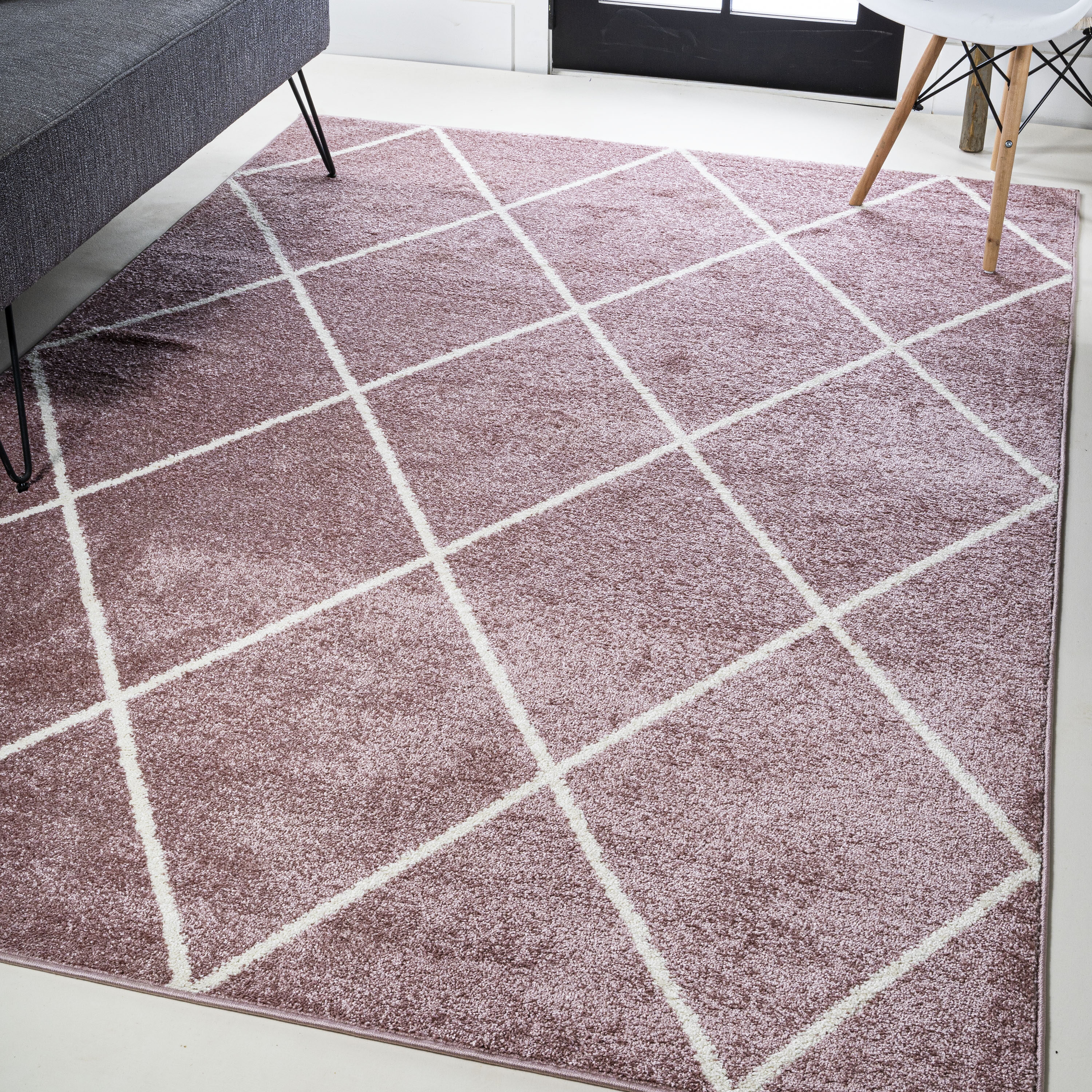 JONATHAN  Y SEU102B-5 SUPERSOFT Cole Minimalist Diamond 5 x 8 (ft) Loomed Polypropylene Rose/White Rectangular Indoor Geometric Mid-Century Modern Area rug