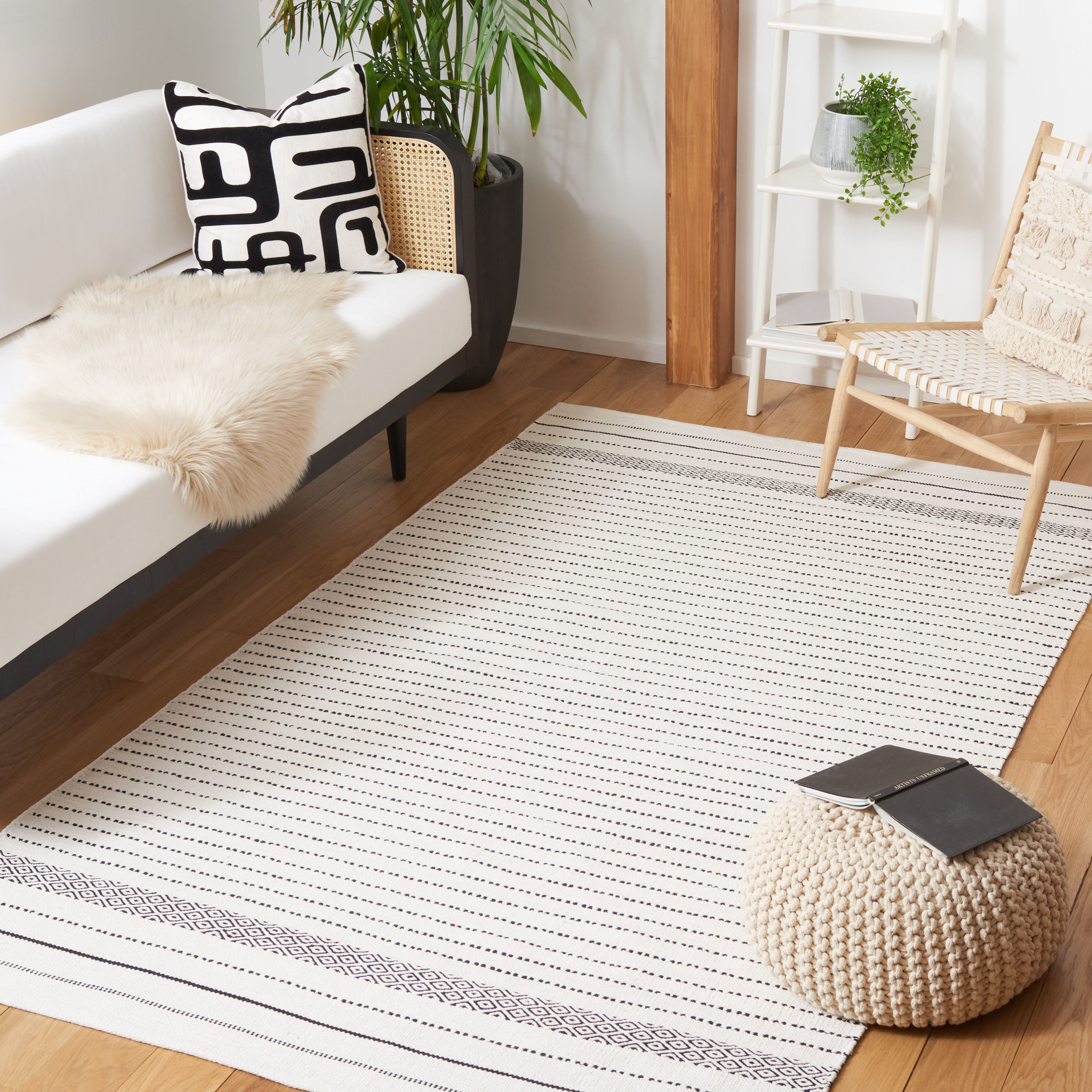 Ivory and Black Wool Flat Woven Handmade Reversible Area Rug, 5'x8'