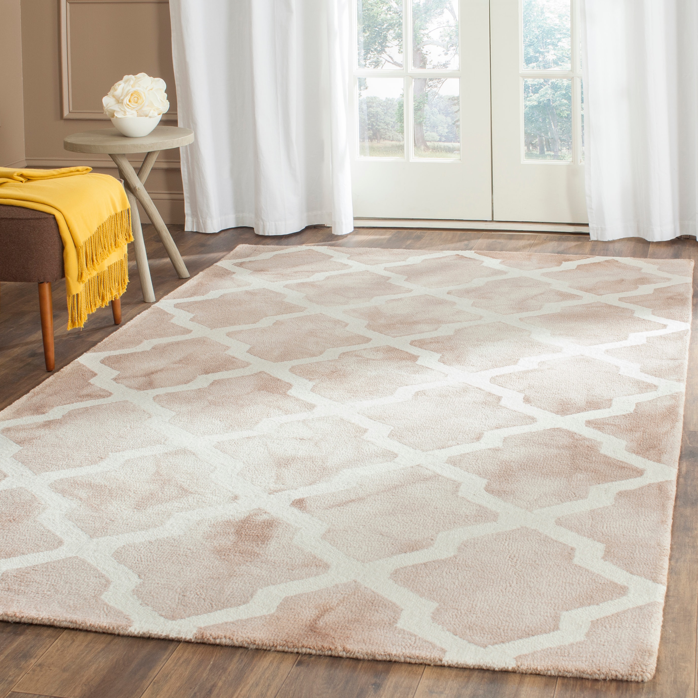 Safavieh DDY540G-2 Dip Dye Pamala 2 x 3 (ft) Tufted Wool Beige/Ivory Rectangular Indoor Geometric Bohemian/Eclectic Throw rug
