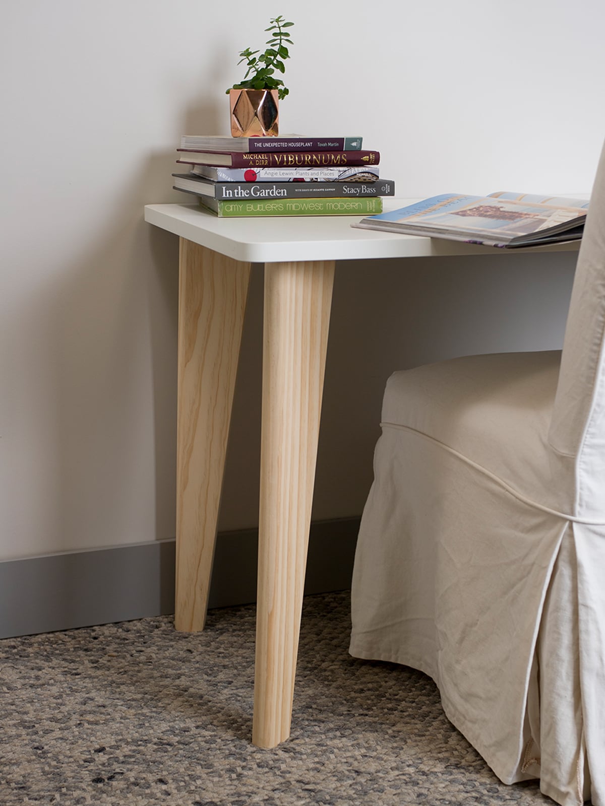Waddell 1.5-in x 5-in Contemporary Pine Table Leg in the Table