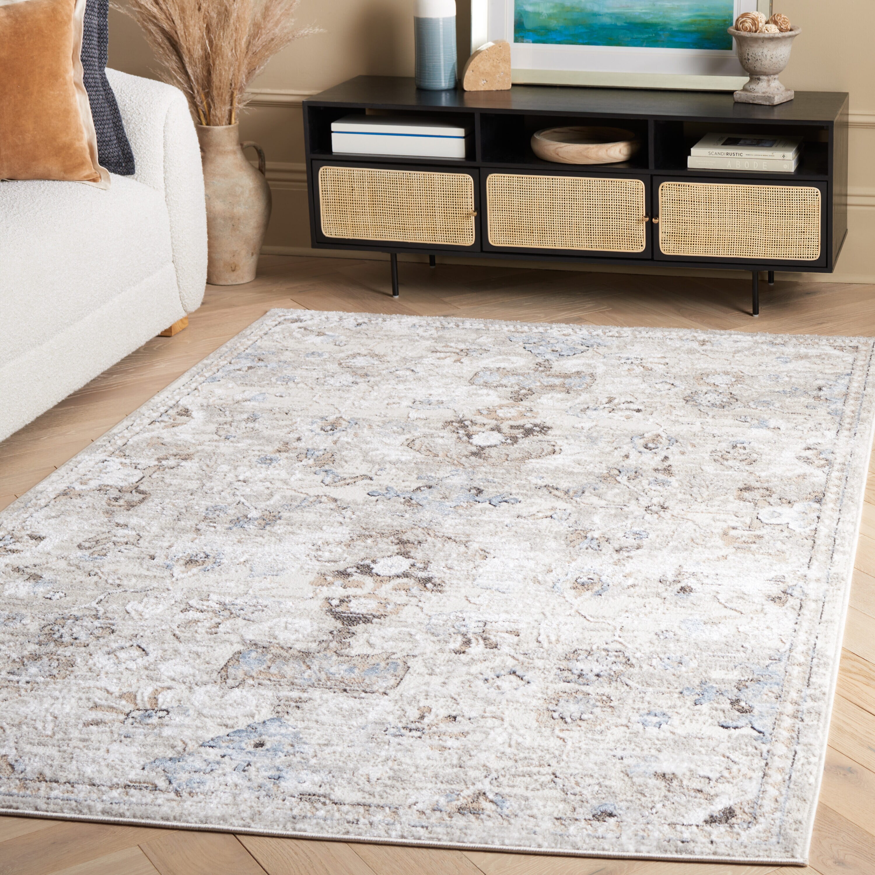  Quincy 102 Ivory/Beige Traditional 4ft x 6ft Rectangle Rug