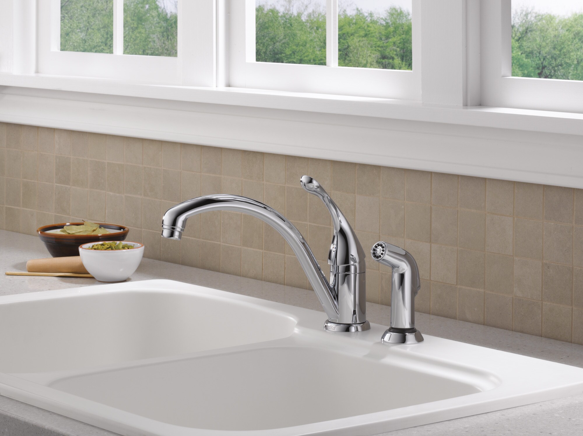 Chrome Single Handle Kitchen Faucet with Side Spray