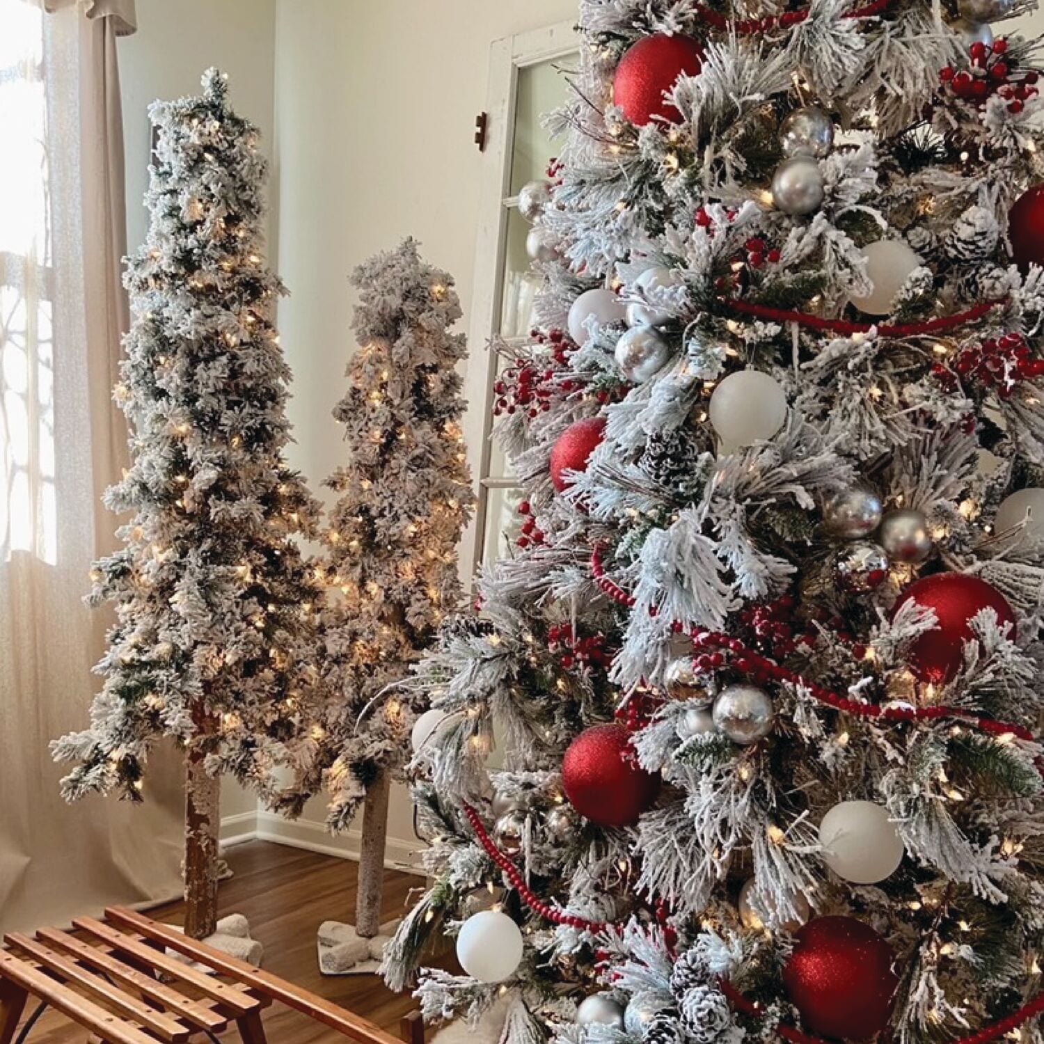 Fraser Hill Farm FFSA050-1SN Artificial-Christmas-Trees - View #7