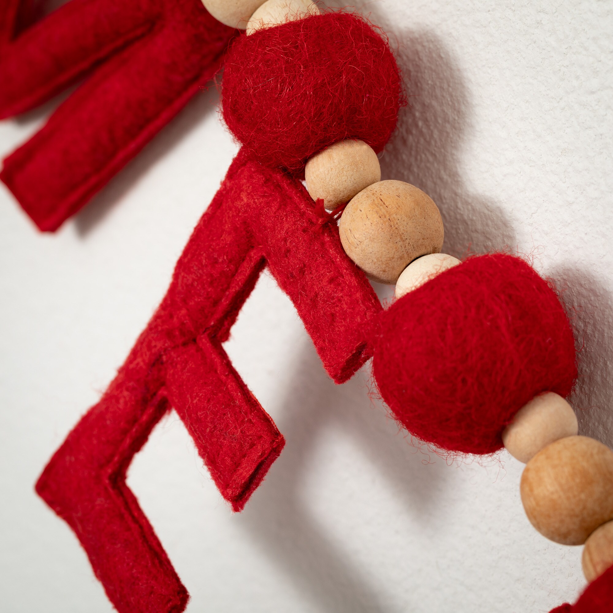 Sullivans GD1509 Artificial-Christmas-Garland - View #2