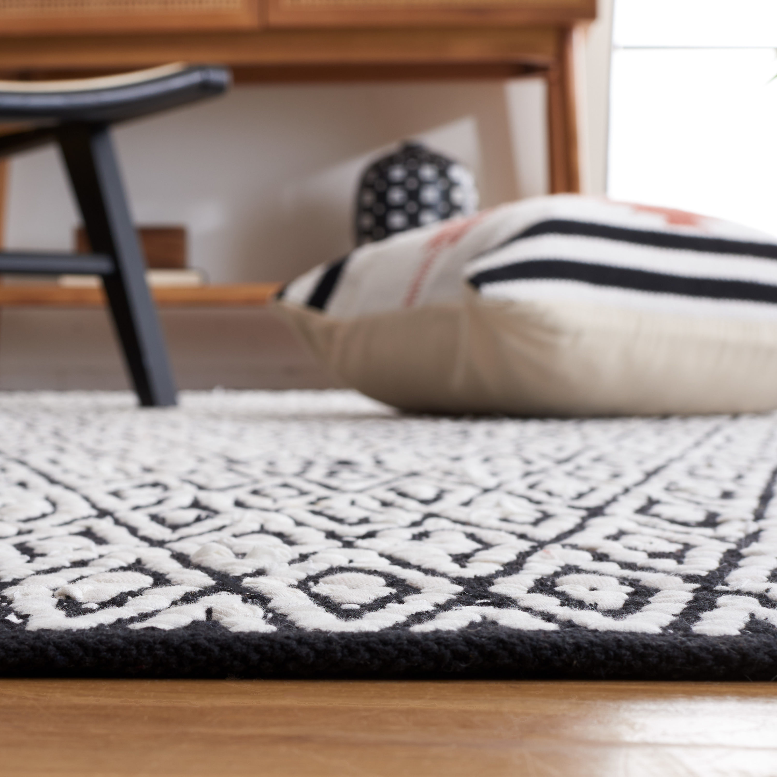 Safavieh MTK621A-5 rugs - View #7