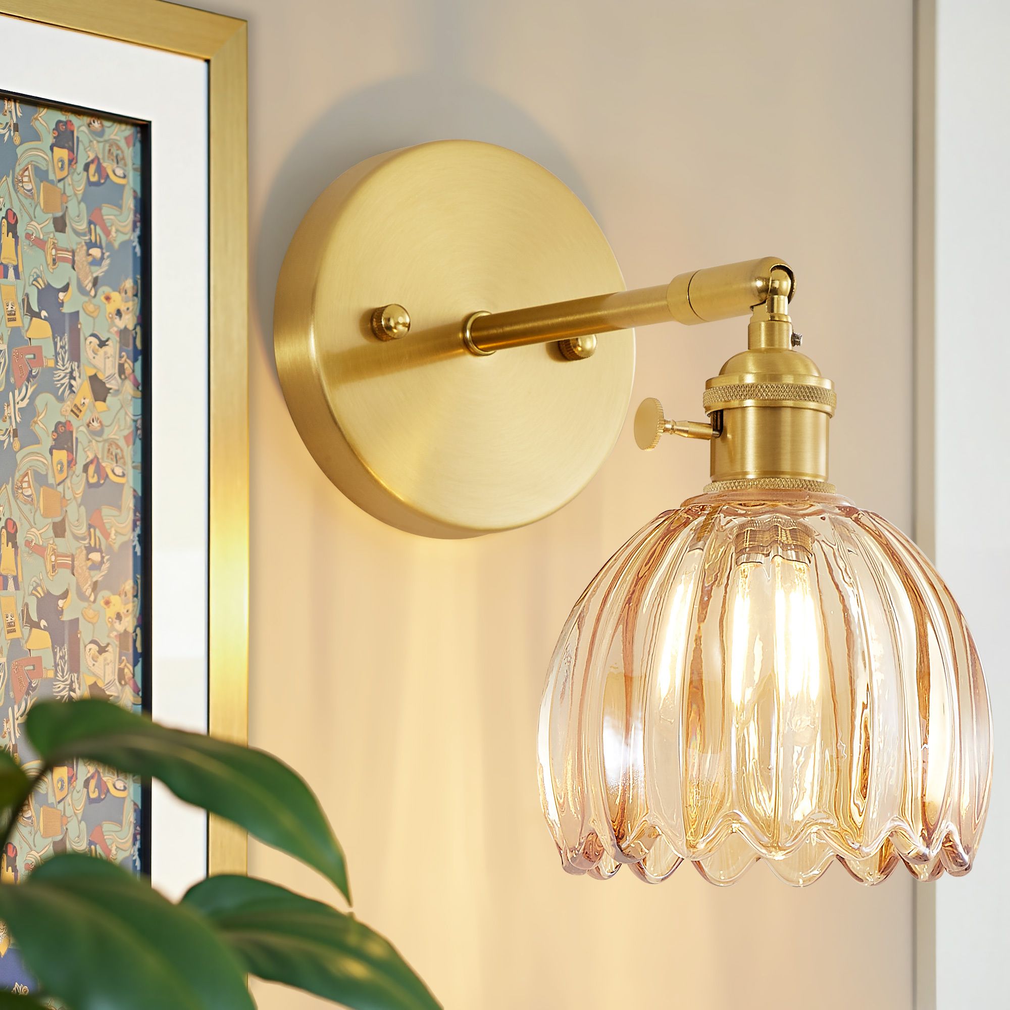 Lanmate  5.09-in W 1 Light Gold Adjustable Swing Arm Wall Sconce with Floral Glass Shade Hardwired Bathroom Vanity Wall Light Fixture