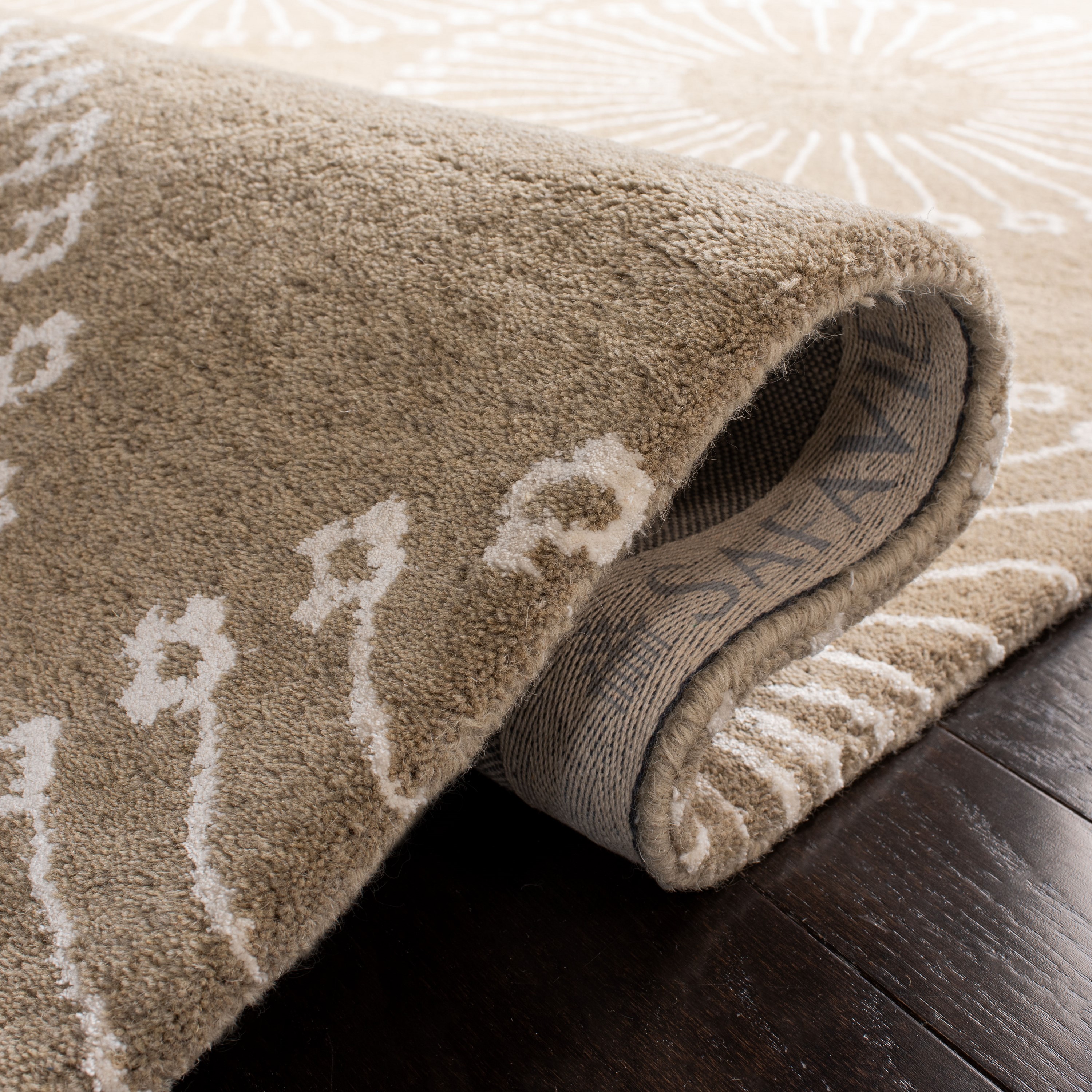 Safavieh SOH821A-4 rugs - View #5