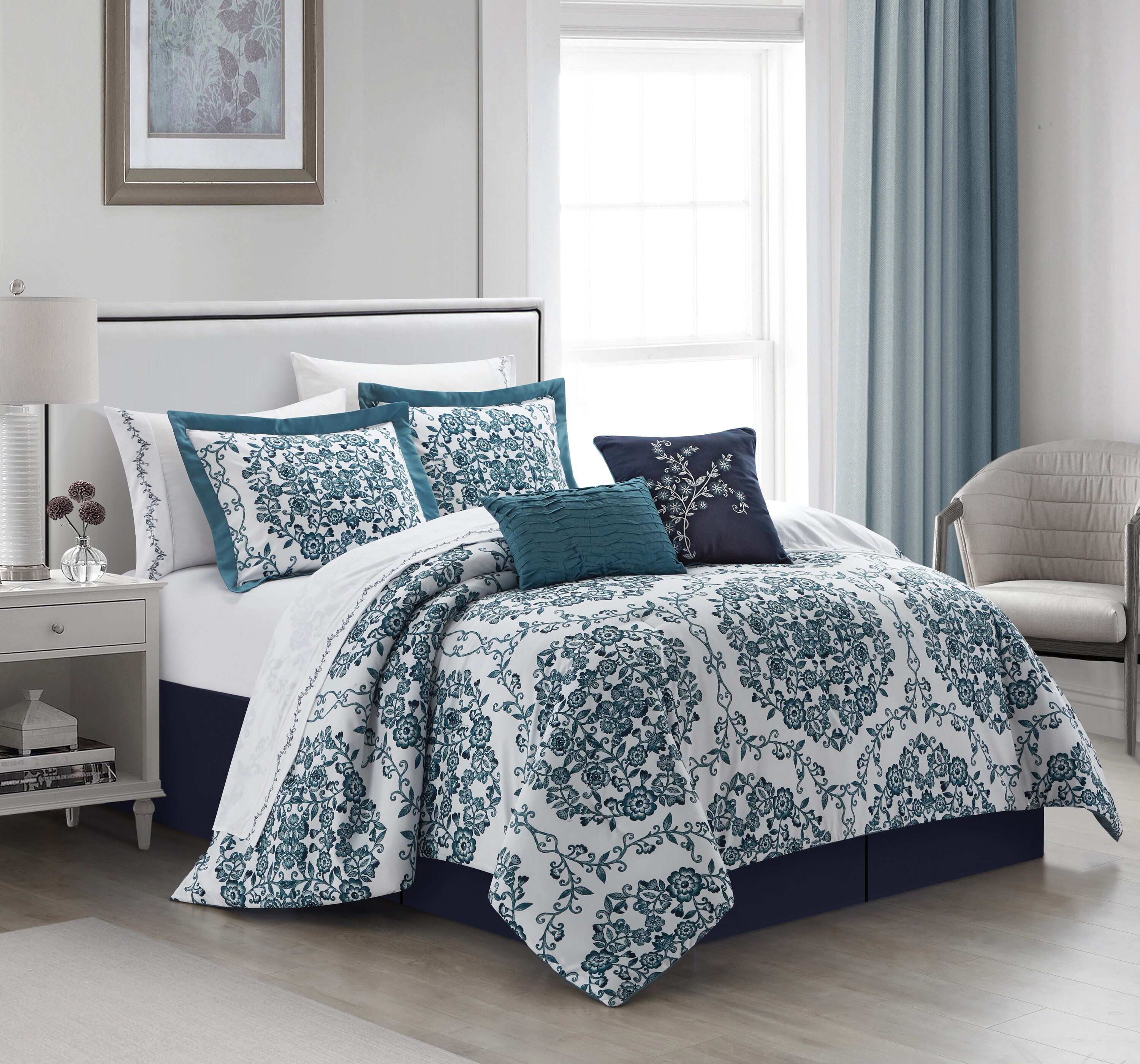Nanshing BLYTHE10-K-BWHI 10 -Piece Blue/White King Comforter Set