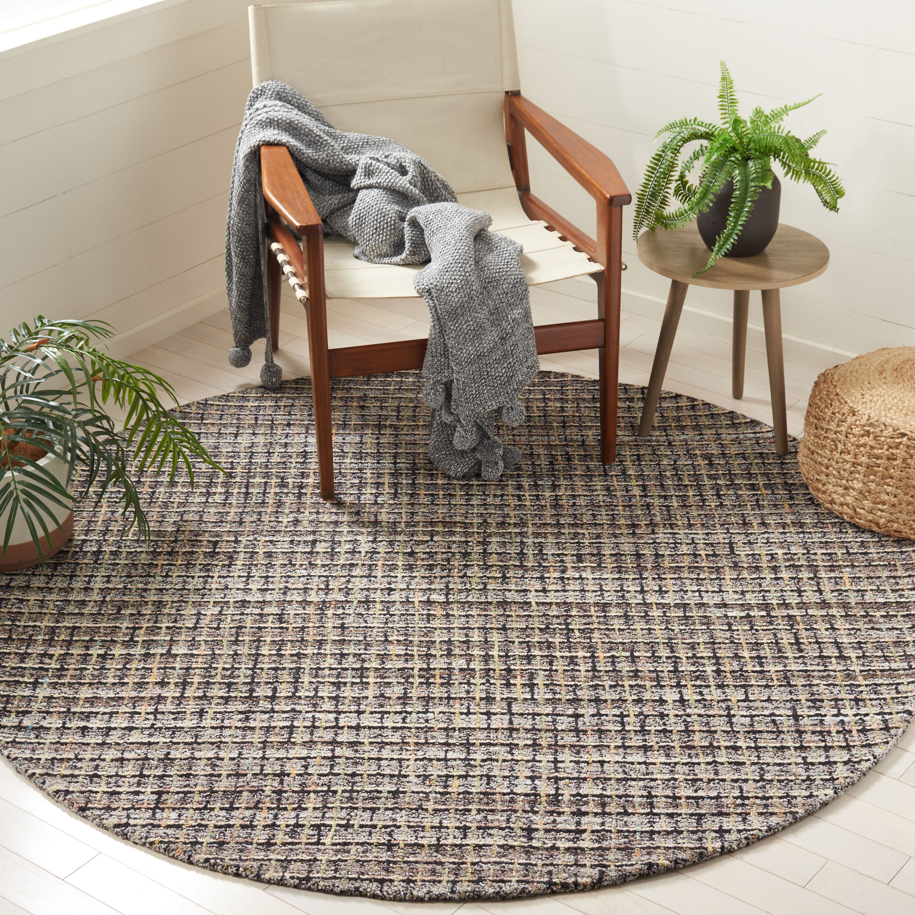  Abstract 491 Brown/Black Contemporary 6ft x 6ft Round Rug