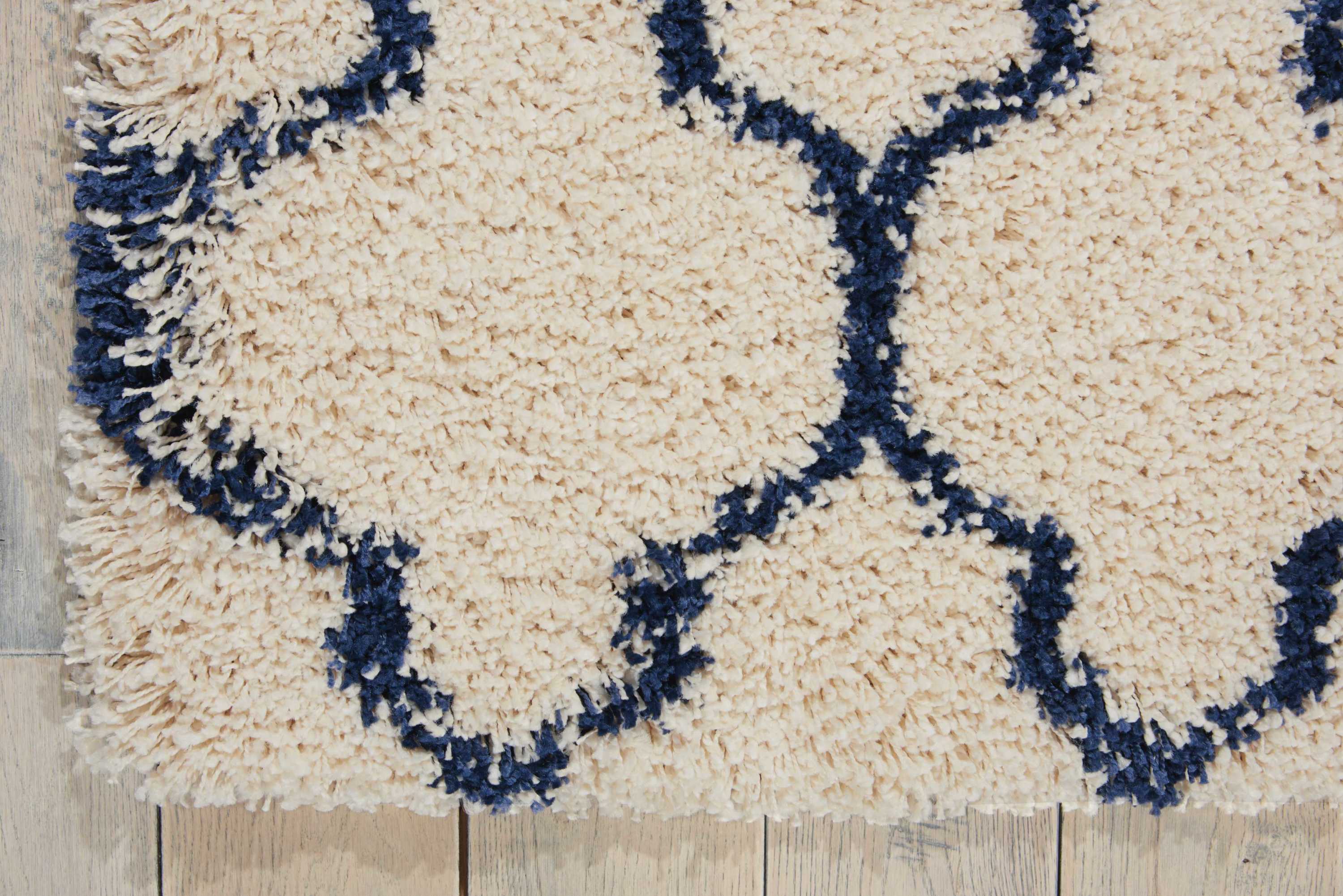 Amore Ivory/Blue Shag Synthetic 3' x 5' Area Rug