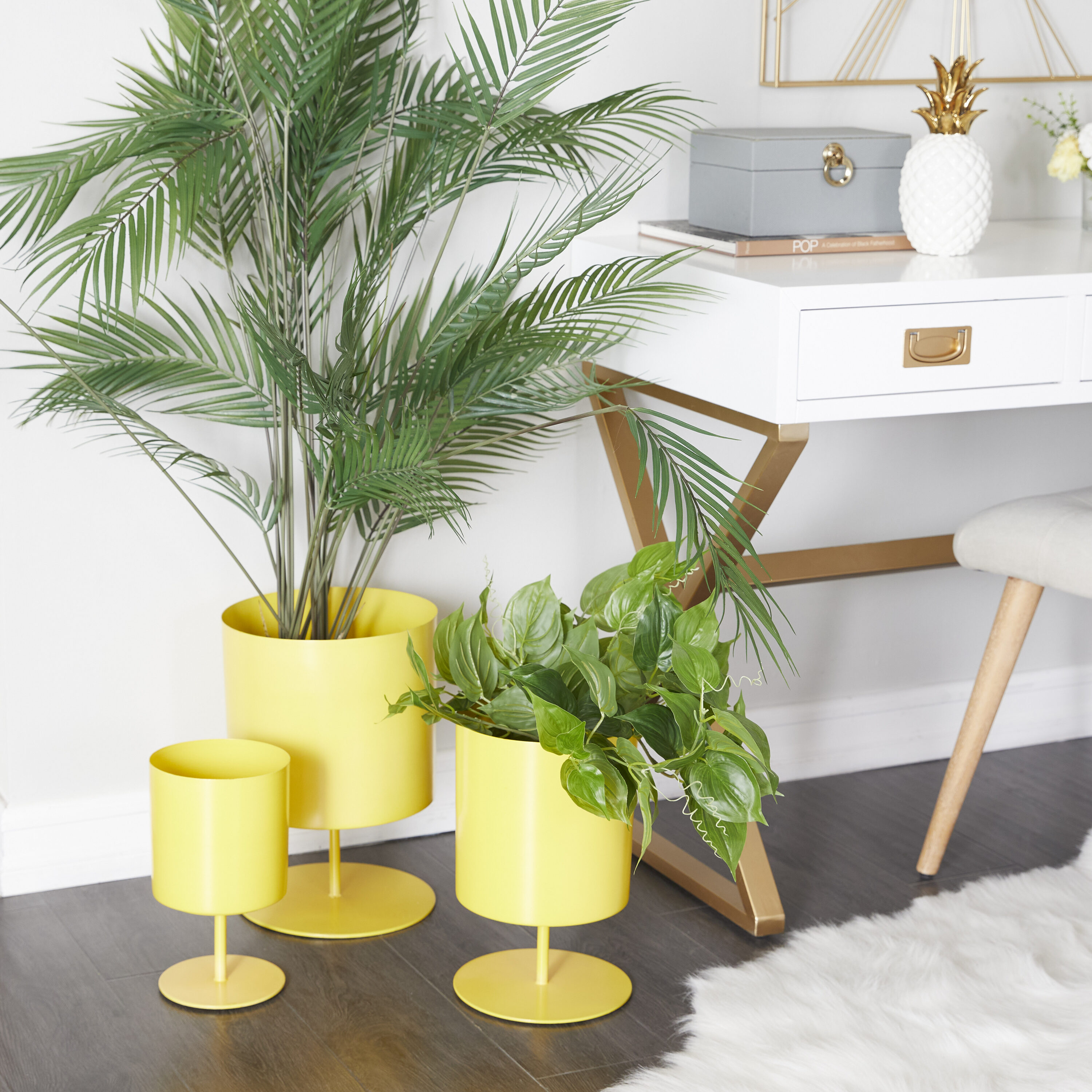 The Novogratz 89919 3 -Pack Round 10.0-in W Medium Yellow Metal Contemporary/Modern Indoor Planter Stand Included
