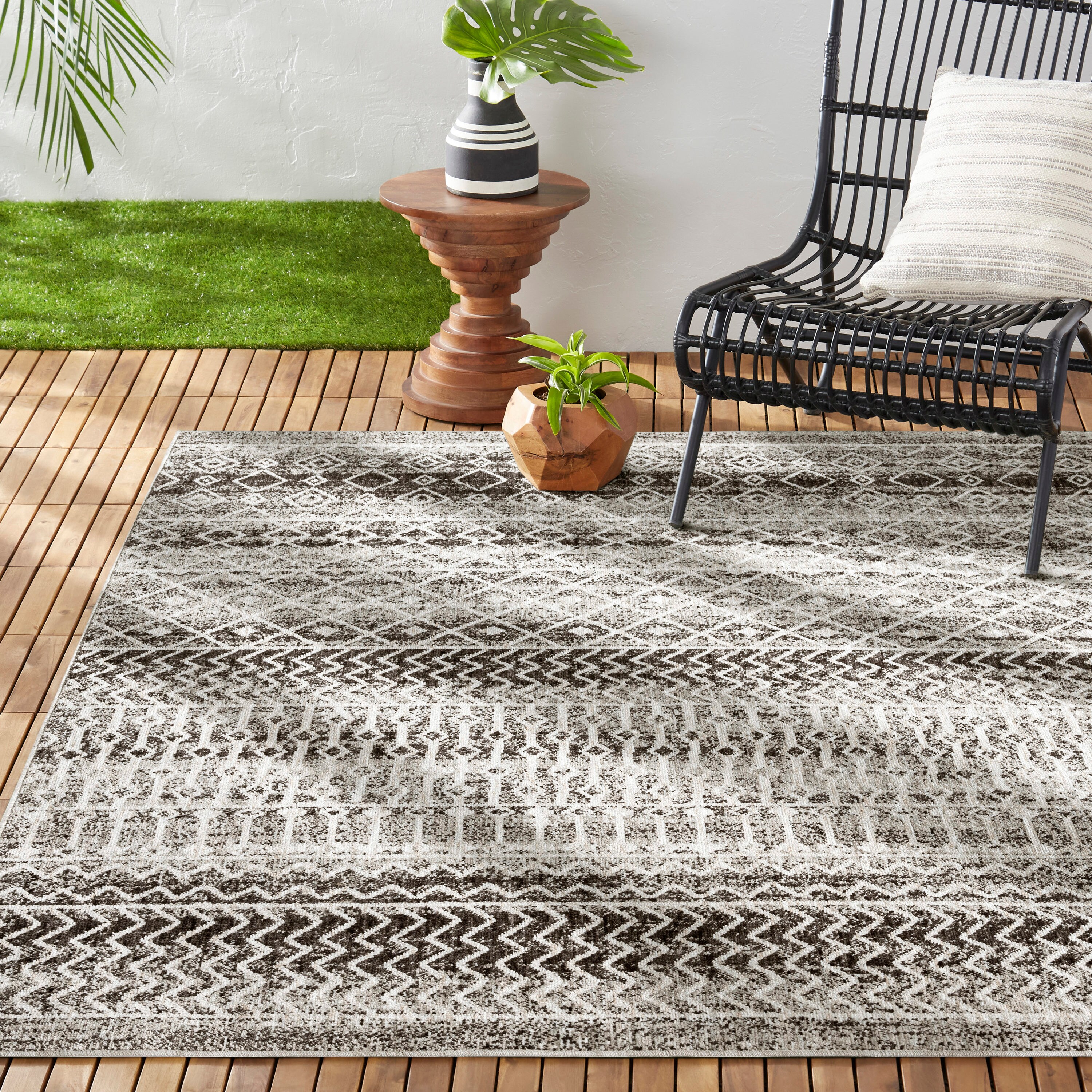 Brookstone Nature Adair 5 x 7 Grey Ivory Indoor Outdoor Area Rug