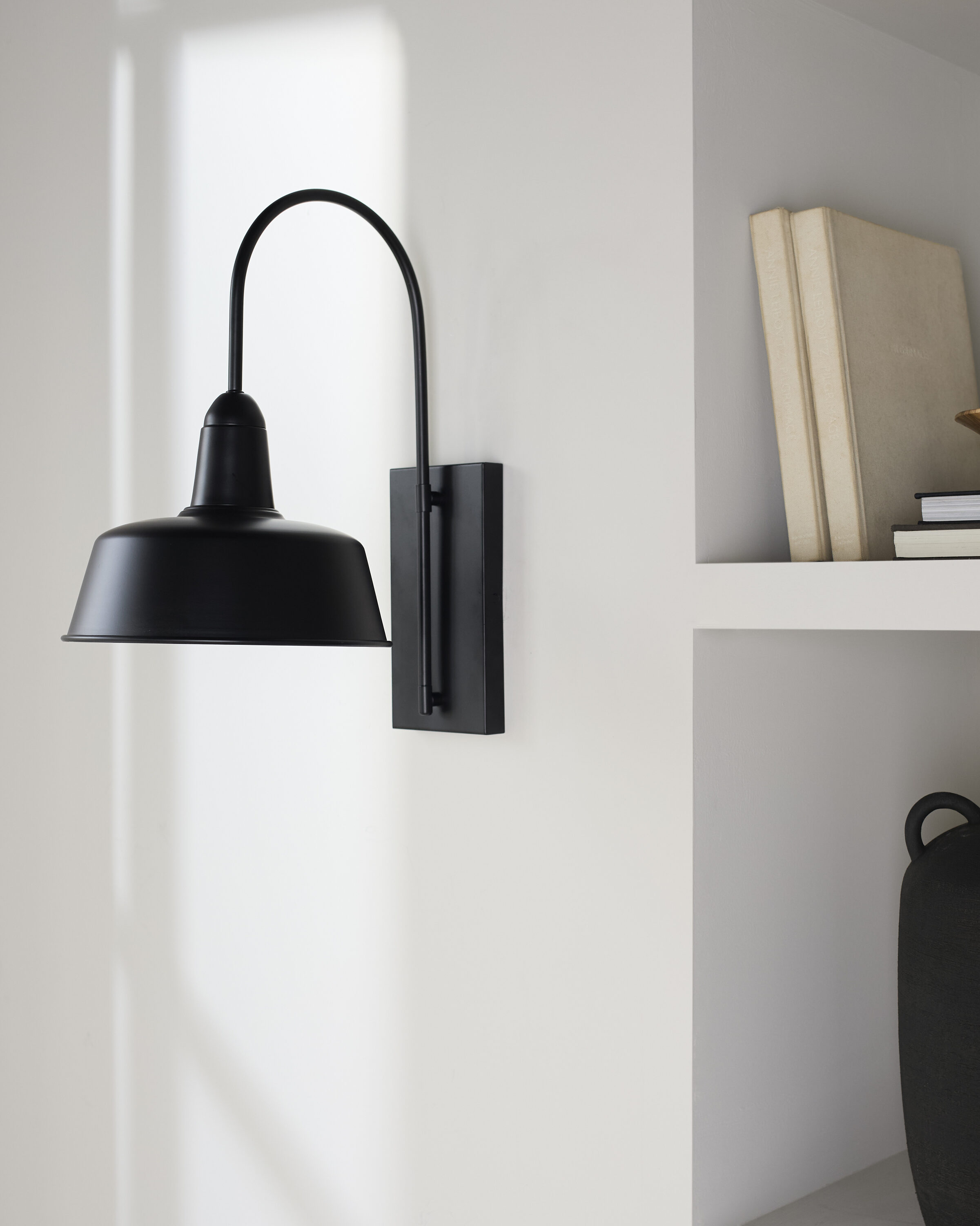 Livabliss LMT-001 Lemaster 9-in 1 -Light Black Traditional Vanity light