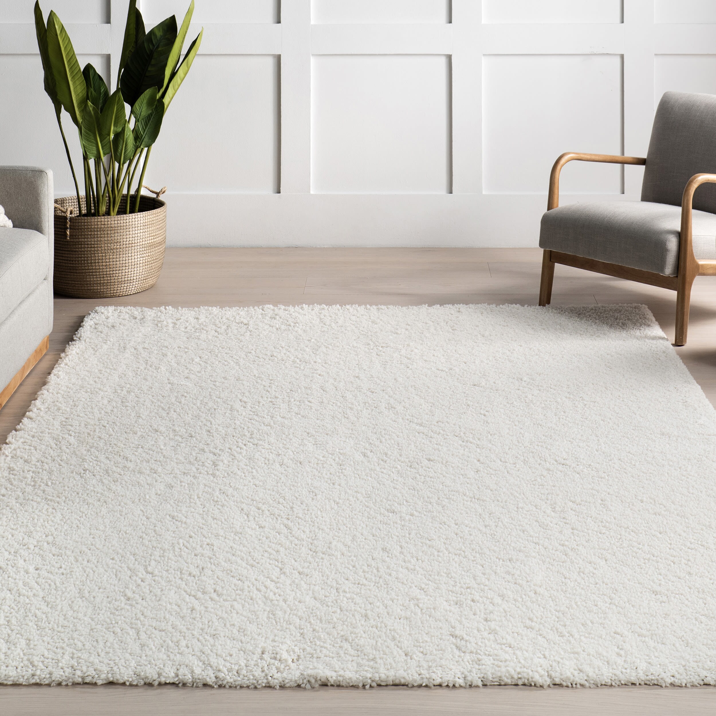 Plush Reversible White Shag Synthetic 4' x 6' Area Rug